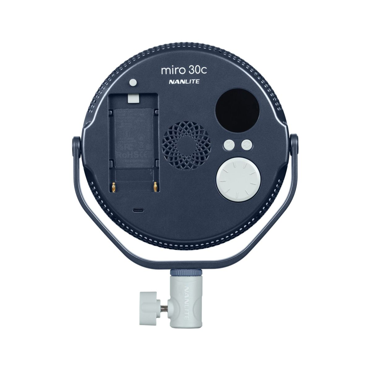 Una luce LED Nanlite Miro 30c blu scuro. Ha una forma rotonda con maniglia e supporto. La parte anteriore ha pulsanti e un altoparlante.
