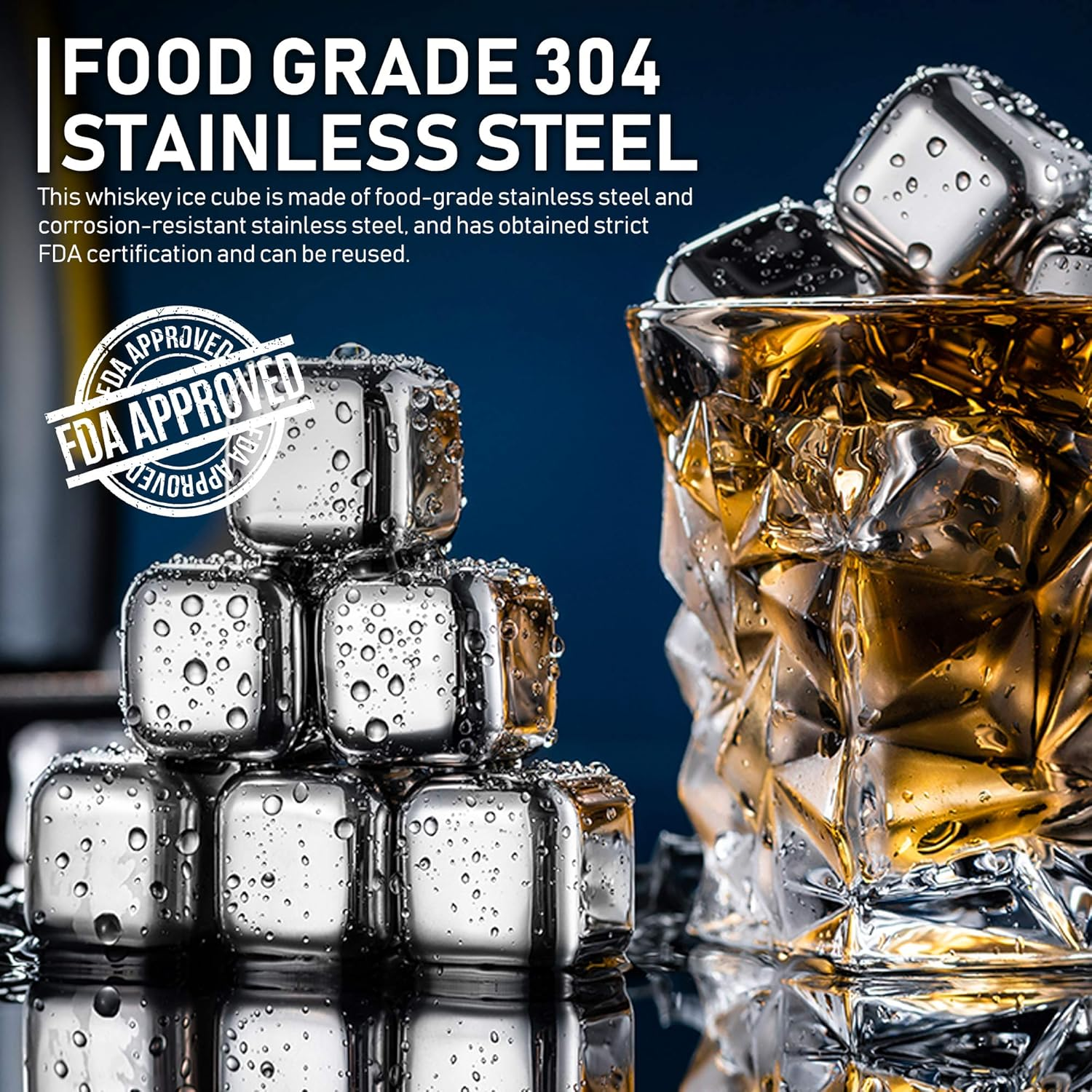 Das Bild zeigt Edelstahl-Eiswürfel mit einem Whiskyglas. Der Text lautet 'Food Grade Stainless Steel' und 'FDA Approved'.