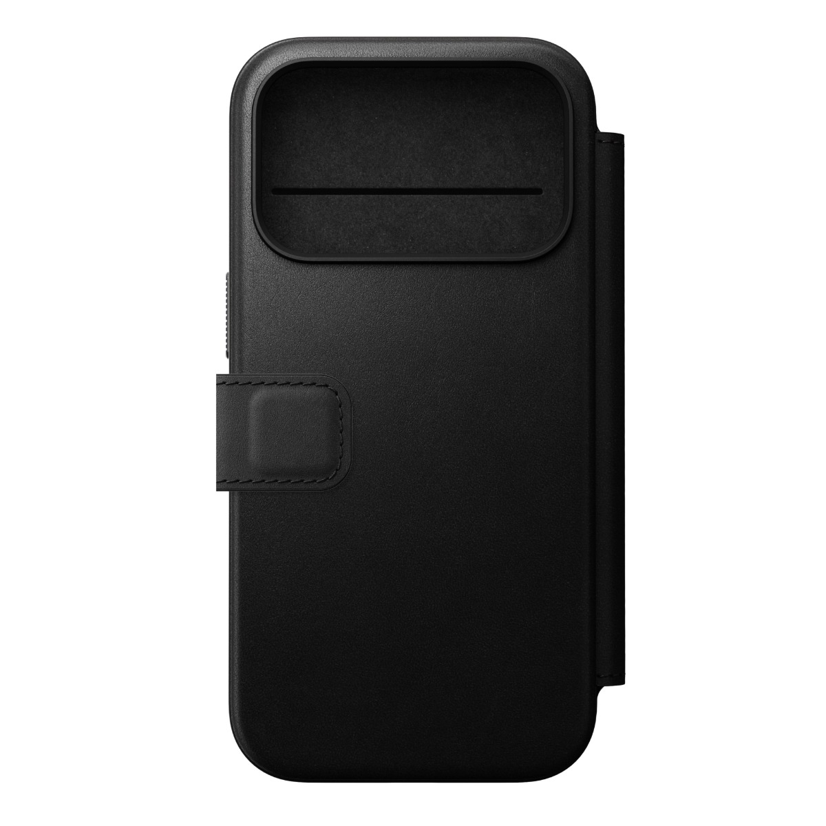 Primo piano di una custodia per telefono nera con intaglio per fotocamera, chiusura magnetica e dettagli di cucitura. La custodia è in pelle.