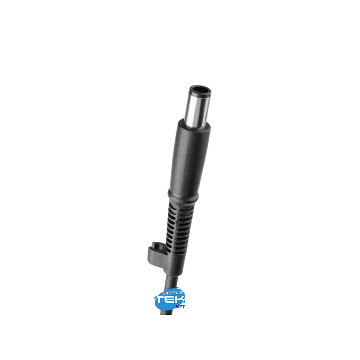 Un cavo adattatore nero con punta argentata, su sfondo bianco. Un logo blu e bianco è visibile.