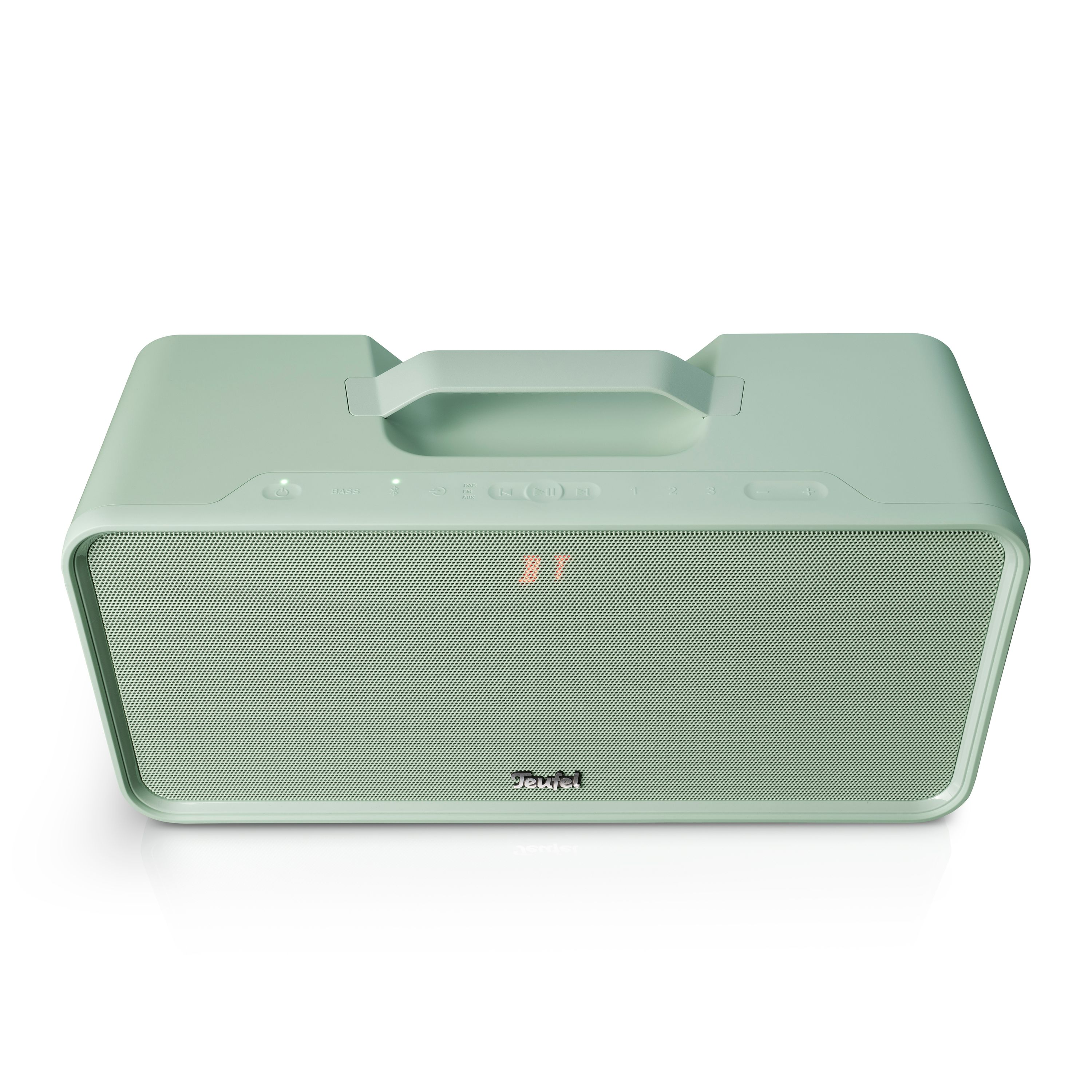 Een mintgroene speaker op een witte achtergrond. Hij heeft een handvat bovenop, een rooster en een logo.