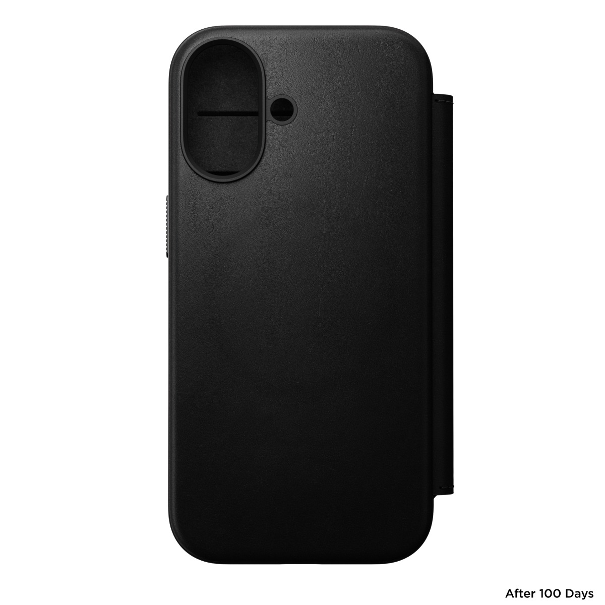 È mostrata una custodia nera per telefono, con un ritaglio per la fotocamera e un lembo sul lato destro. La custodia ha una superficie strutturata.