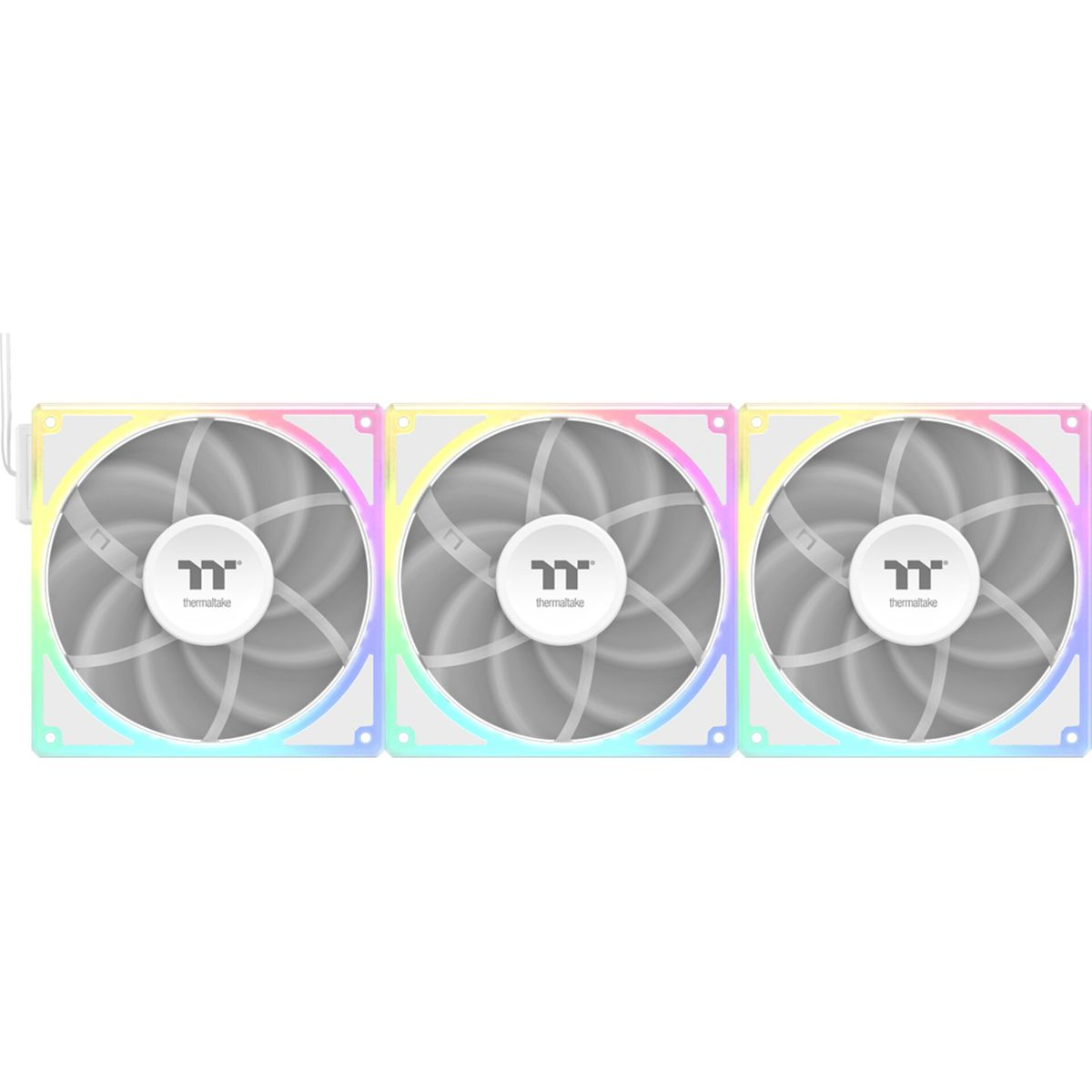 Tres ventiladores de computadora con luces LED de colores. Cada ventilador tiene un logotipo central y aspas grises dentro de un marco cuadrado.