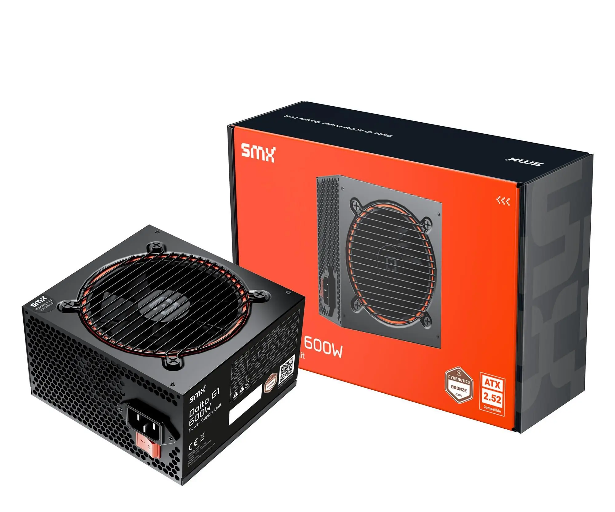 Schwarzes SMX Daito G1 600W Netzteil und seine Box. Die Box ist orange und schwarz. Das Netzteil hat einen Lüfter.