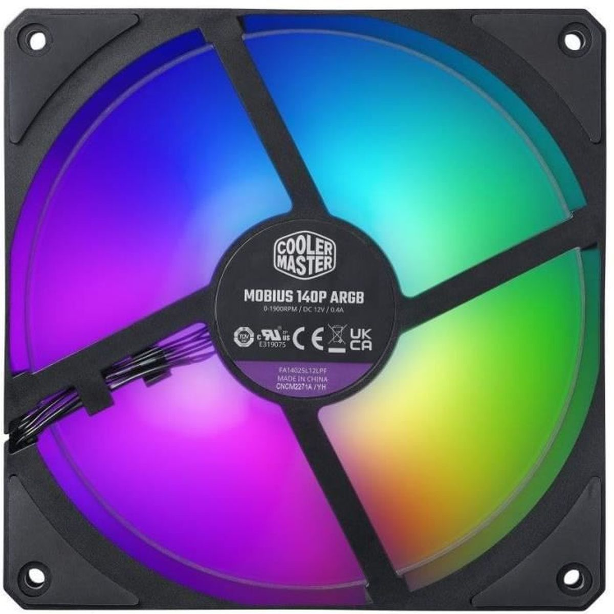 Un ventilador de computadora con iluminación RGB colorida. Tiene un marco negro, un ventilador circular y el logo de Cooler Master.