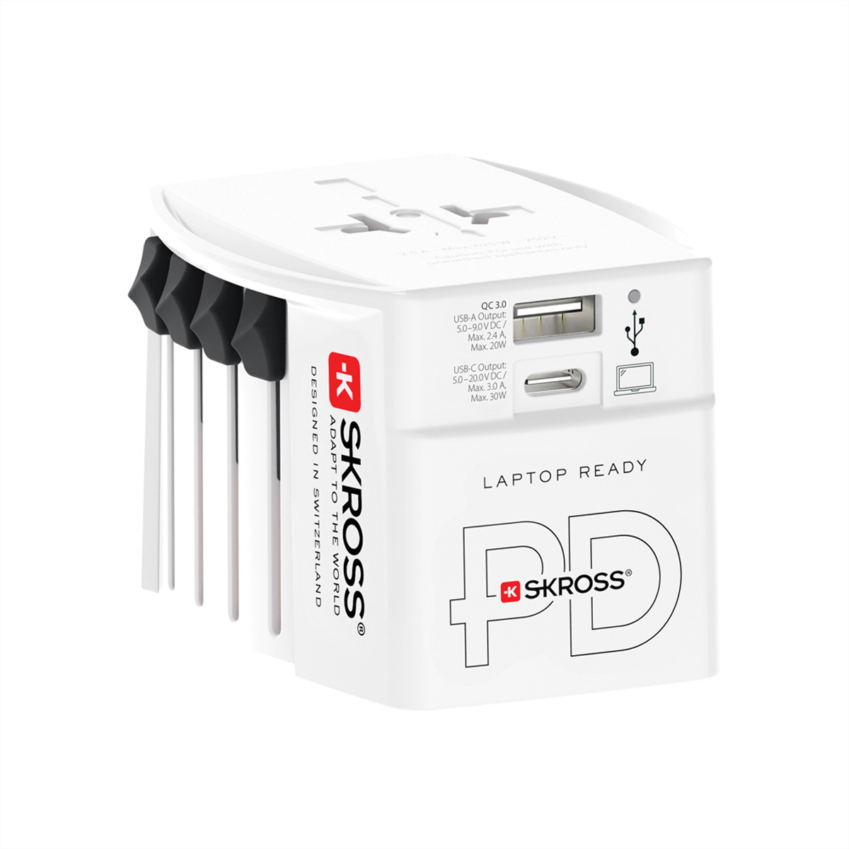 Un adattatore da viaggio SKROSS bianco con spine nere e porte USB. Il testo recita: 'Laptop Ready' e 'Designed in Switzerland'.