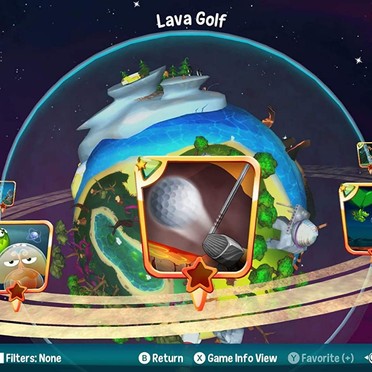 Interfejs gry zatytułowany 'Lava Golf'. Piłka golfowa jest uderzana kijem na planecie z niebieskim oceanem i zielonymi drzewami.
