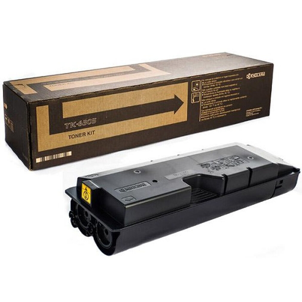 Una scatola di kit toner e una cartuccia toner nera sono su una superficie bianca. La scatola è marrone con testo e una freccia.