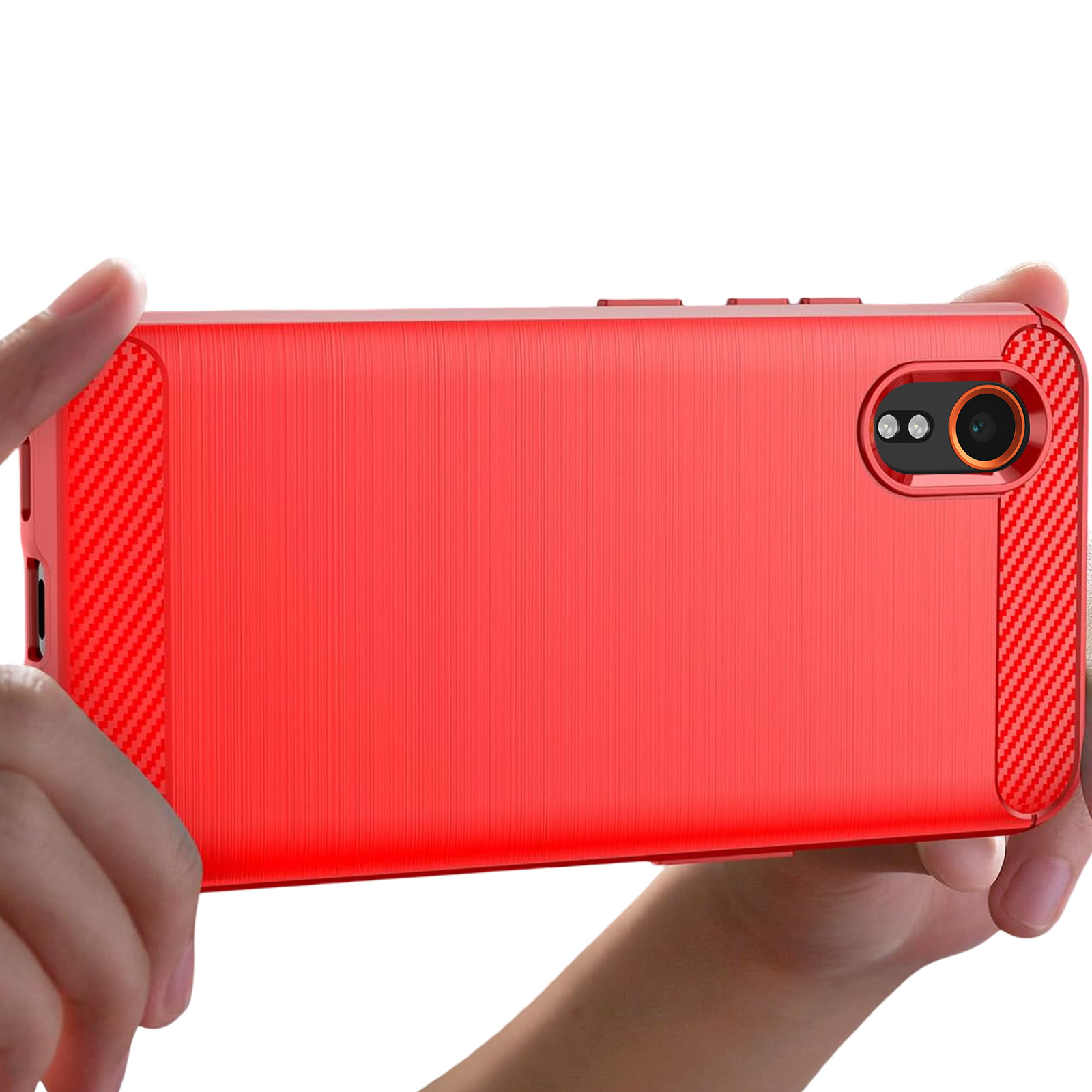 Una custodia rossa per telefono è tenuta da due mani. La custodia ha un retro strutturato e un ritaglio per la fotocamera.
