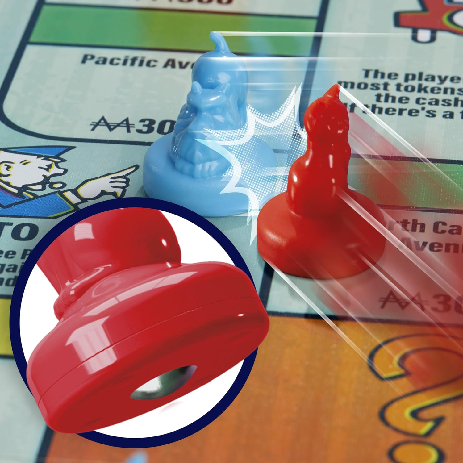 Zbliżenie gry planszowej Monopoly. Czerwone i niebieskie pionki na planszy. Jeden pionek w czerwonym okręgu. Tło z tekstem i kolorami.