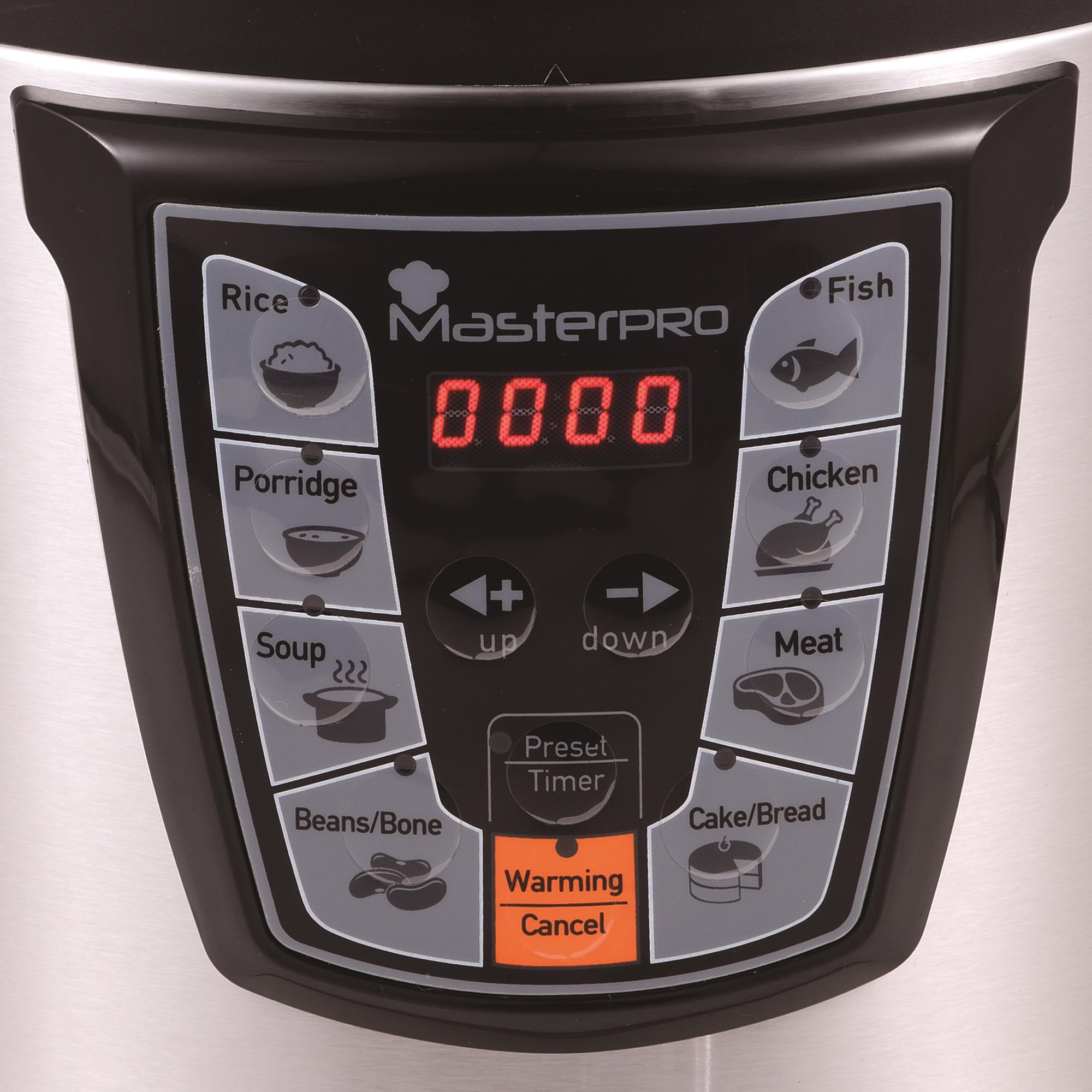 Primer plano del panel de control de una olla MasterPro con botones de ajuste y una pantalla digital.
