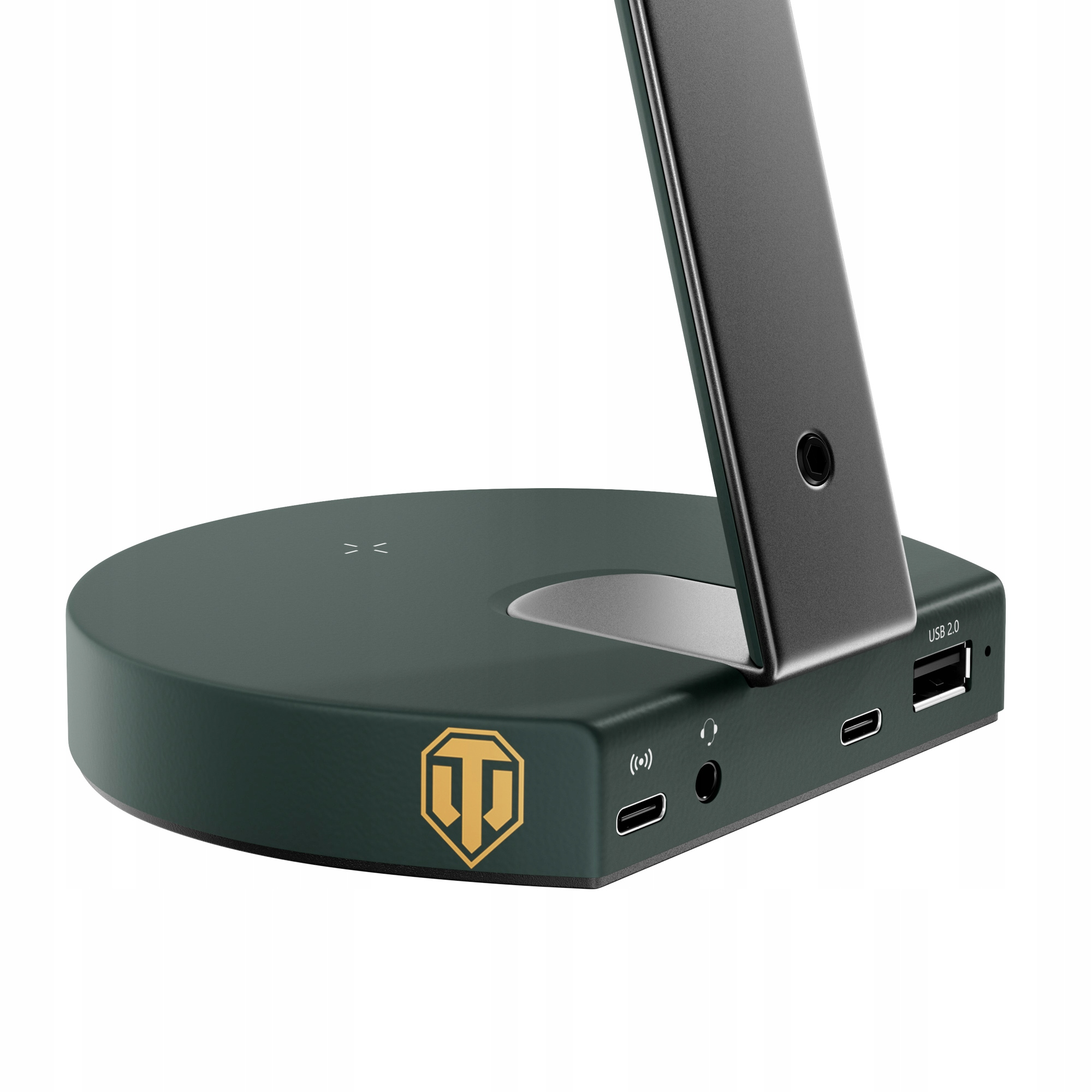 Un caricabatterie wireless verde scuro con un supporto verticale nero. Dispone di una porta USB e di un logo World of Tanks.