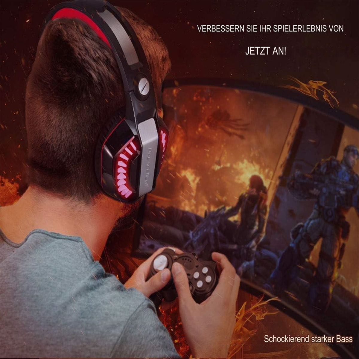 Eine Person mit Gaming-Kopfhörern, die einen Controller hält und ein Spiel auf einem Bildschirm spielt. Das Spiel zeigt Charaktere.
