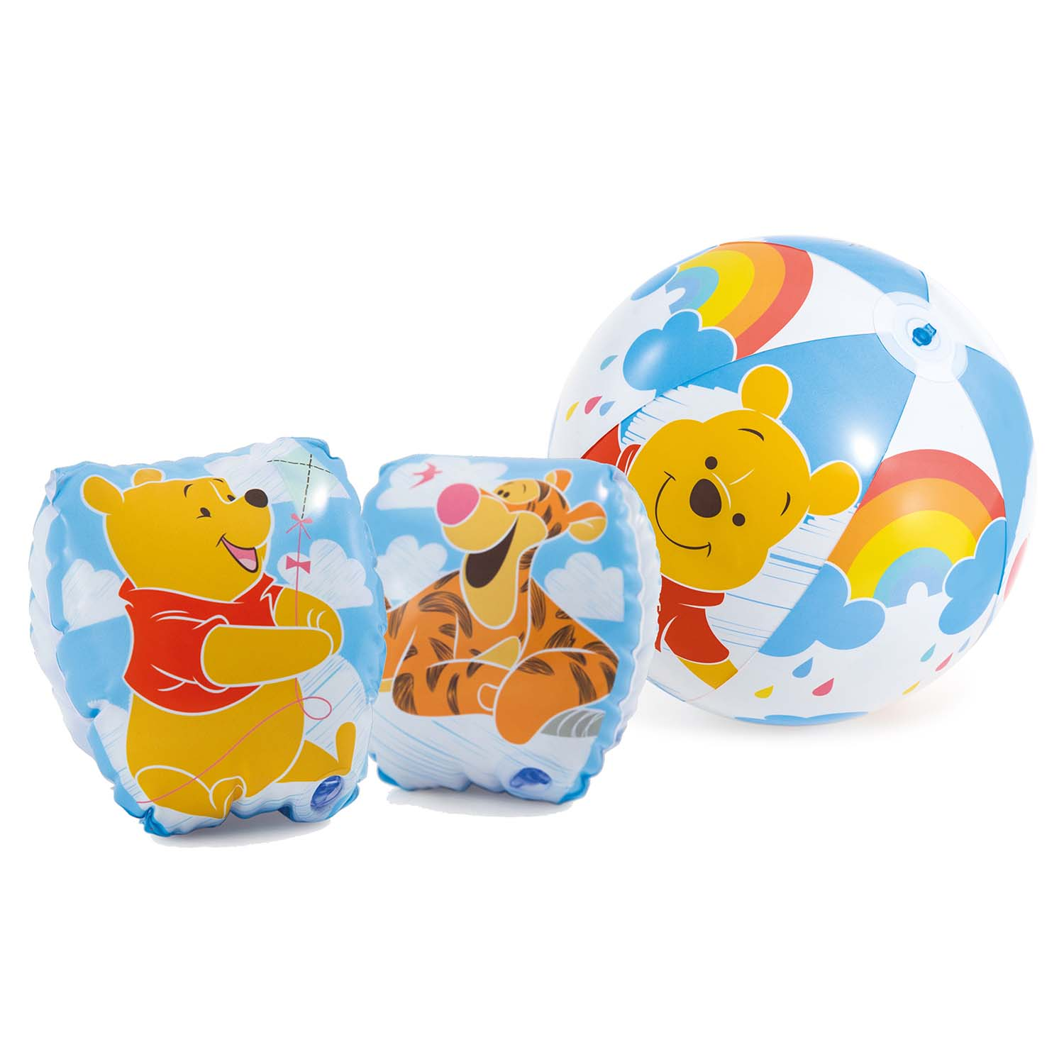 Nadmuchiwana piłka plażowa i rękawki z ilustracjami Kubusia Puchatka i Tygryska, chmurami i tęczowymi wzorami.