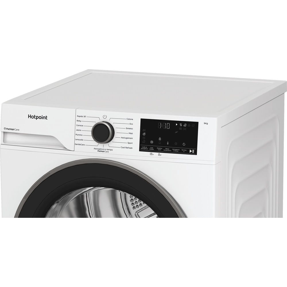 Un'asciugatrice Hotpoint bianca con porta nera. Ha un pannello di controllo con pulsanti e un display digitale che mostra '8:08'.