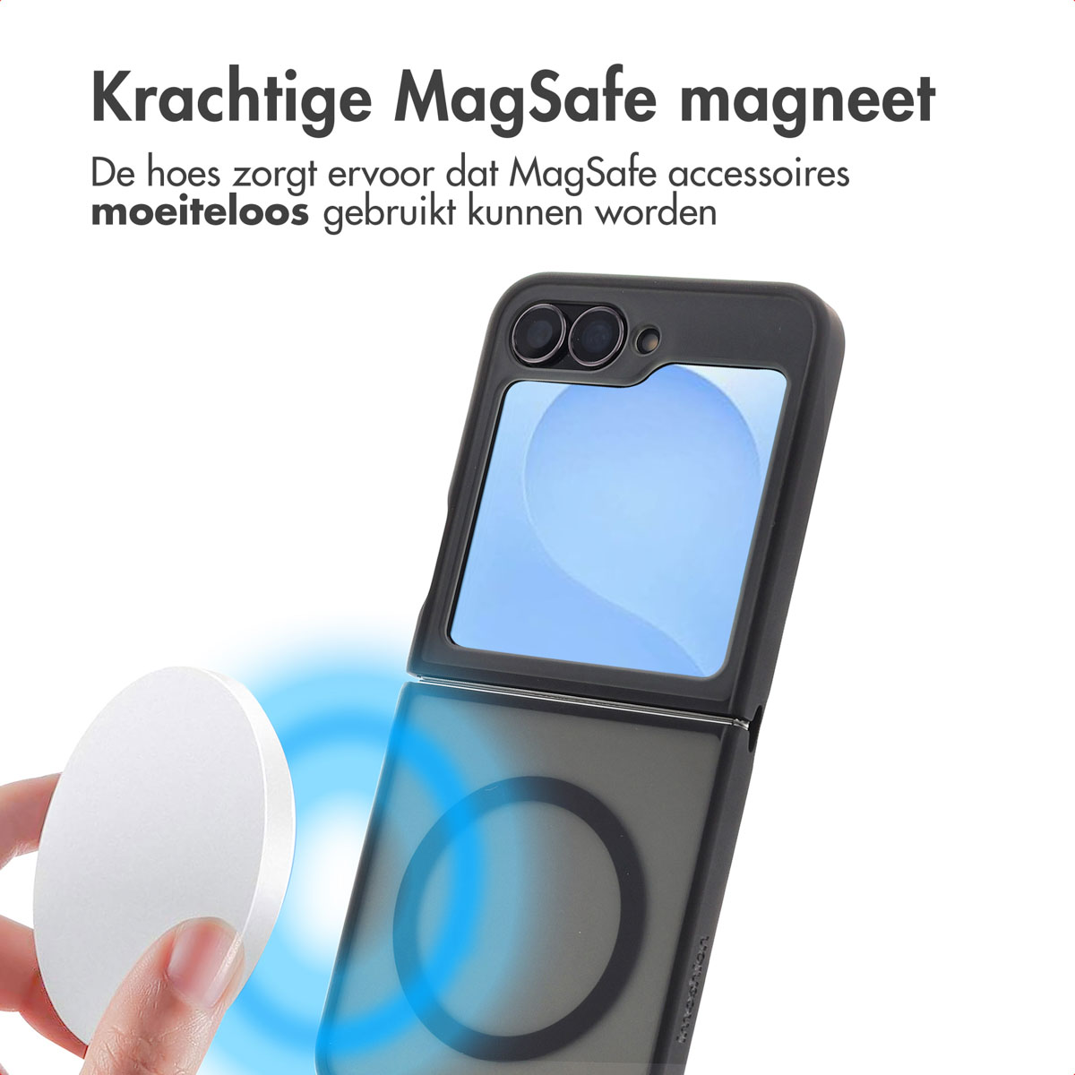 Een telefoonhoesje met een MagSafe-magneet. Een witte magnetische schijf bevindt zich in de buurt van de telefoon. Blauw licht toont de magnetische verbinding.