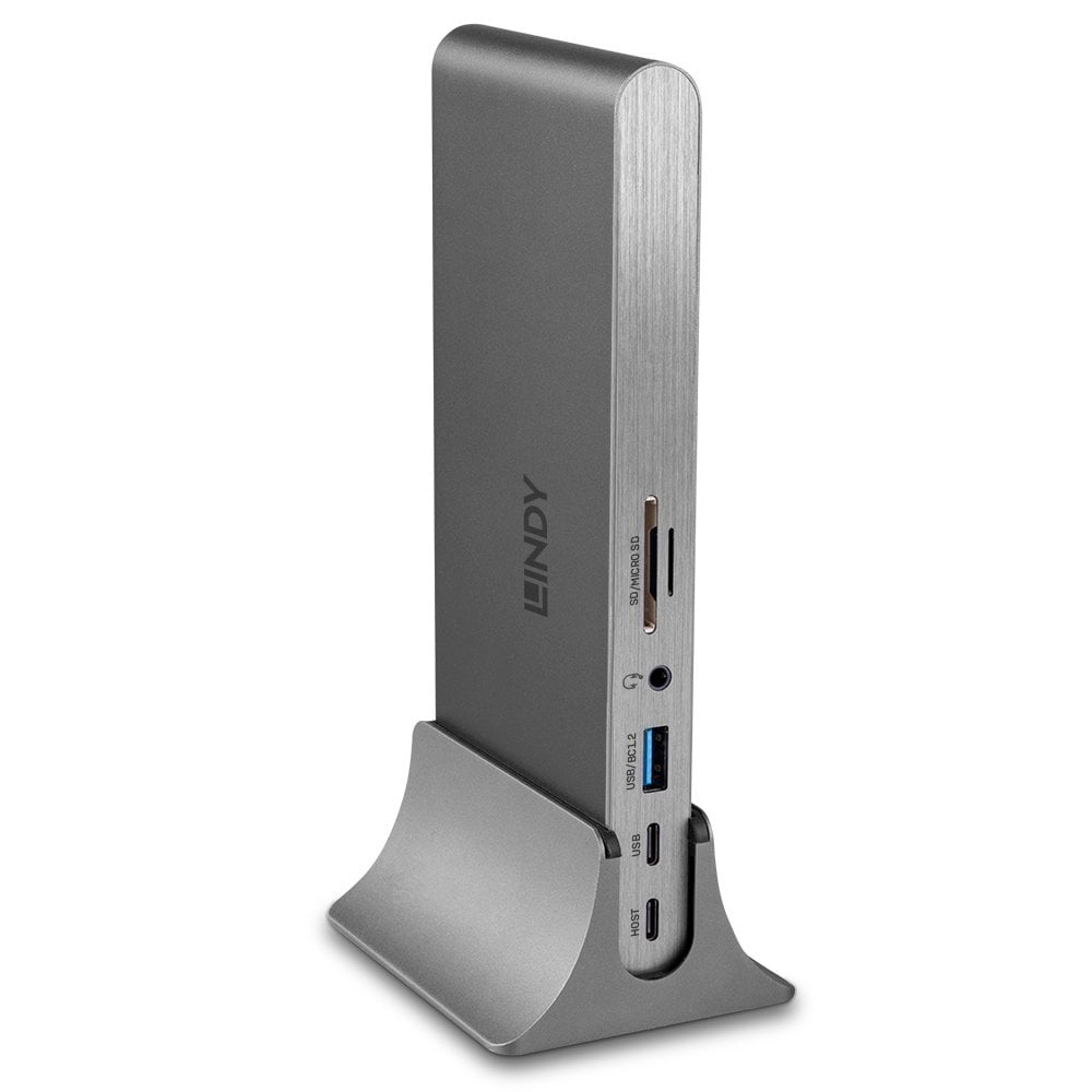 Une station d'accueil LINDY argentée est debout. Elle possède des ports USB, SD et autres. La base est également argentée et inclinée.