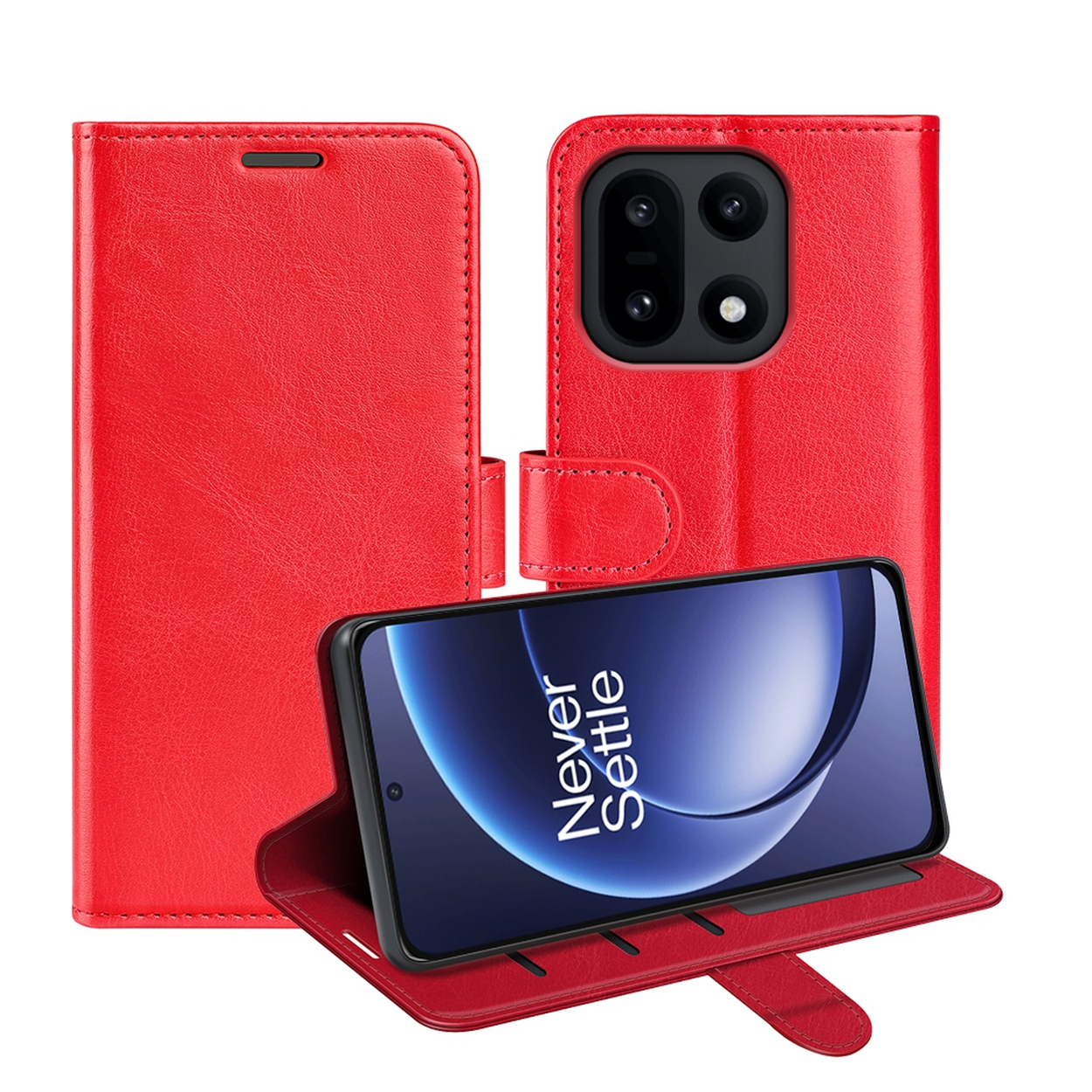 Een rode telefoonhoes is open en houdt een telefoon vast met 'Never Settle' op het scherm. De hoes is leerachtig met een magnetische sluiting.