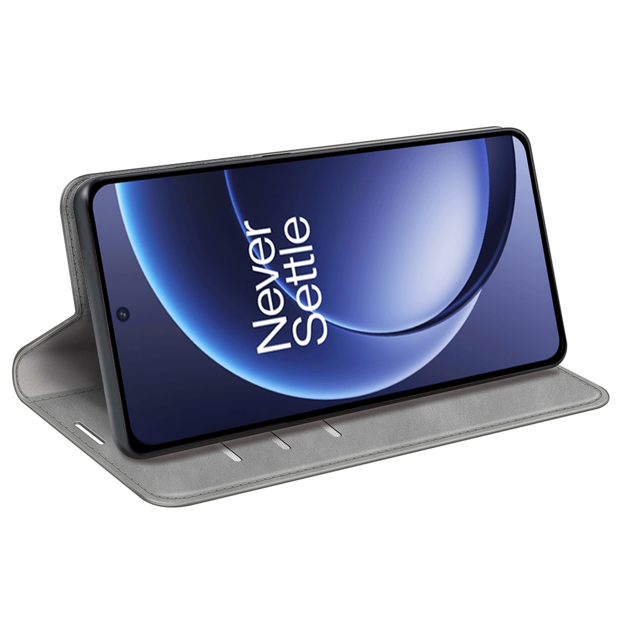 Een smartphone in een grijze hoes wordt weergegeven. Het scherm toont de woorden 'Never Settle' op een blauwe achtergrond.