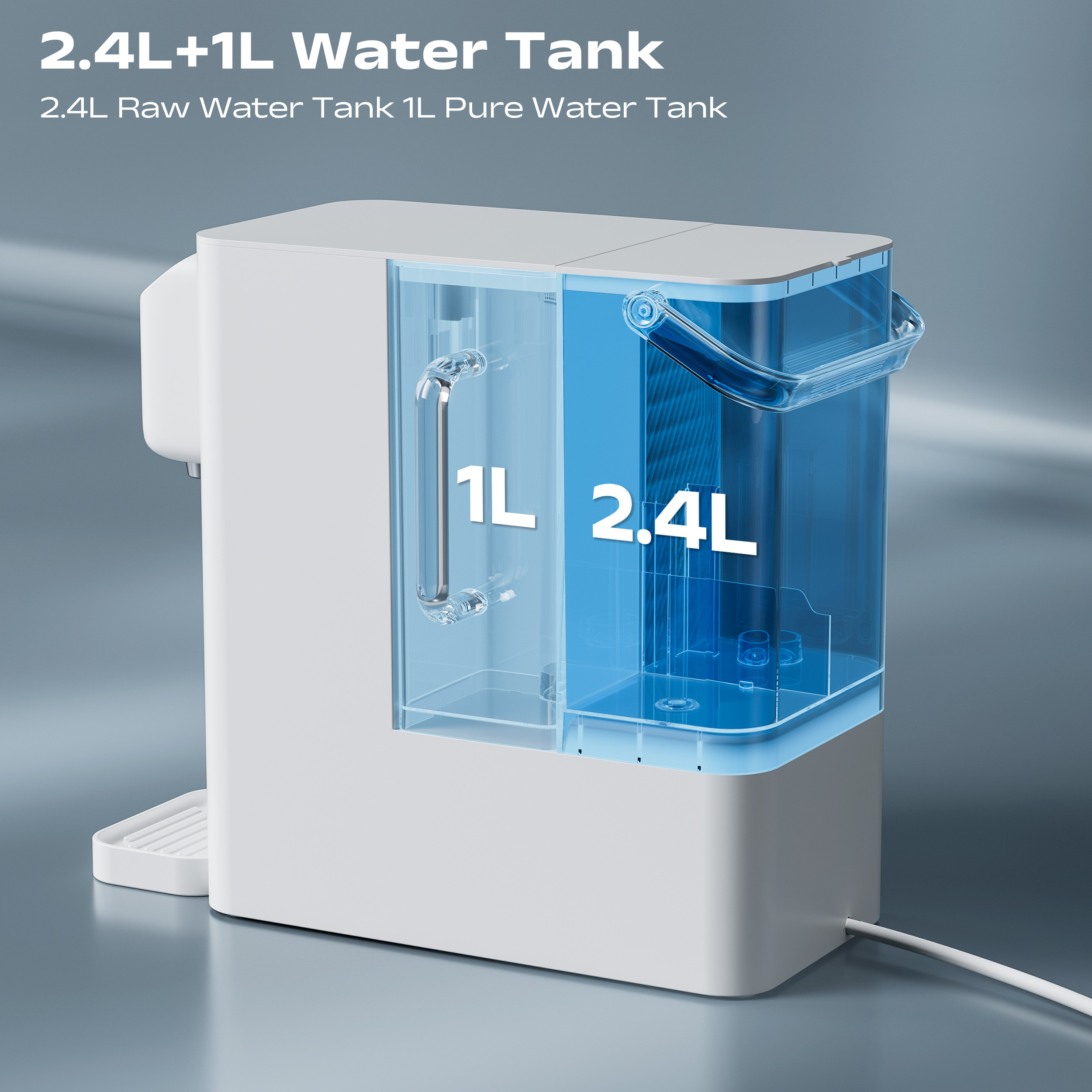Un tanque de agua blanco con un contenedor de agua azul transparente. Tiene una capacidad de 2,4L y 1L.
