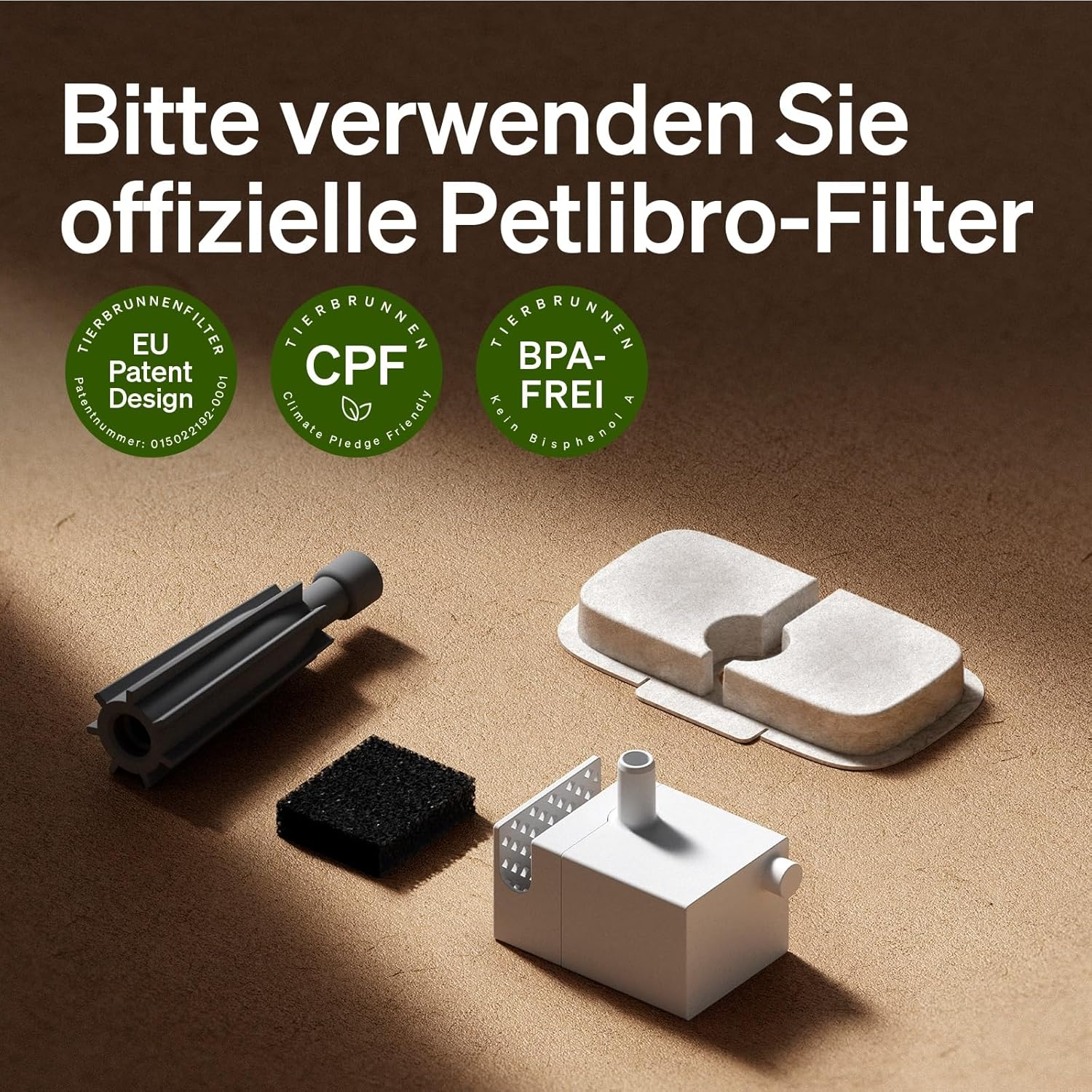 Das Bild zeigt Petlibro-Filterkomponenten: ein graues Teil, einen schwarzen Schwamm und eine weiße Pumpe. Text: 'Bitte verwenden Sie offizielle Petlibro-Filter'.