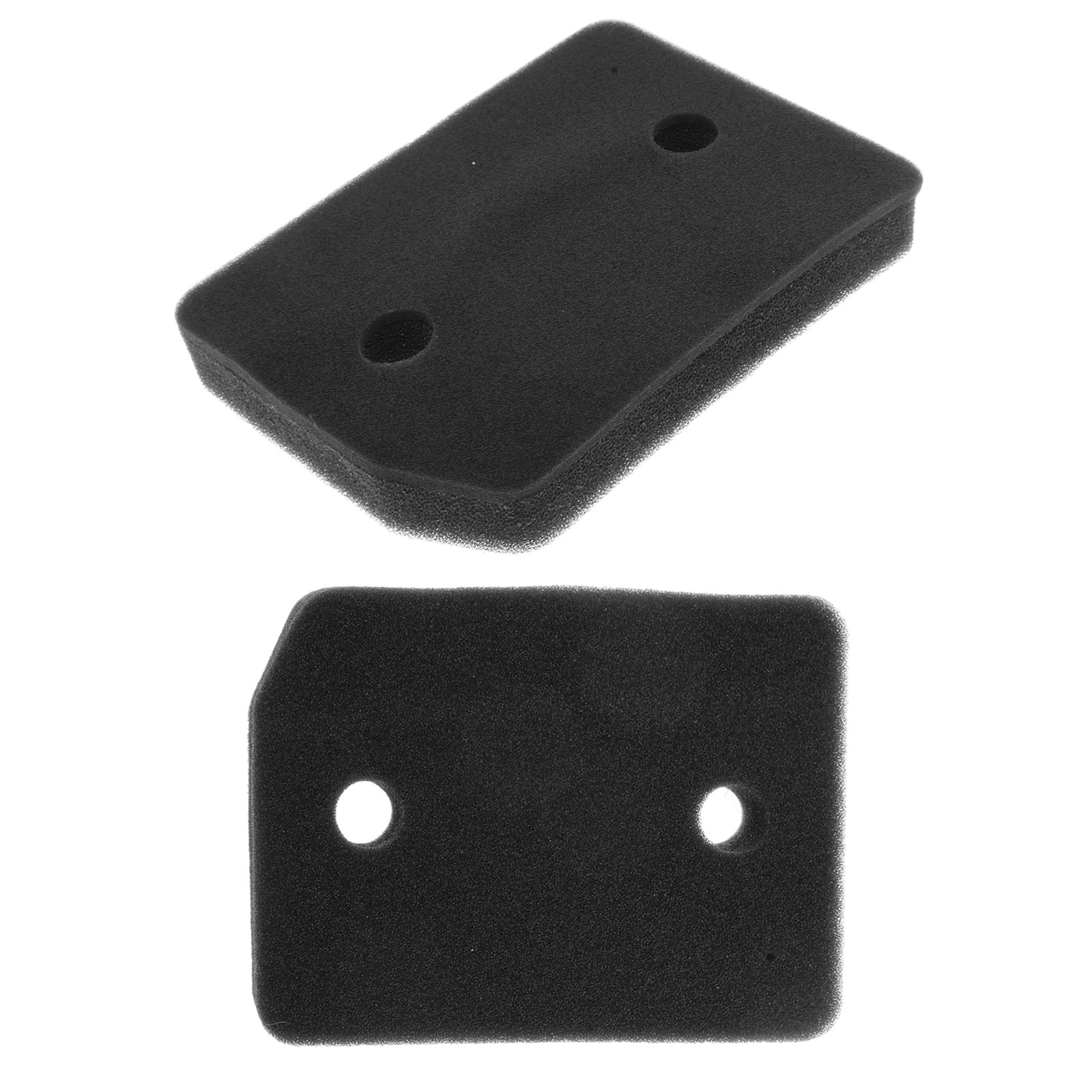 Zwei schwarze Schaumstoff-Luftfilter mit kreisförmigen Löchern. Einer ist abgewinkelt, der andere flach.