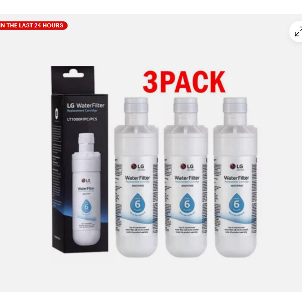Das Bild zeigt eine 3er-Packung LG-Wasserfilter mit dem Text '3 PACK'. Die Filter sind weiß. Eine Box des Filters ist ebenfalls vorhanden.