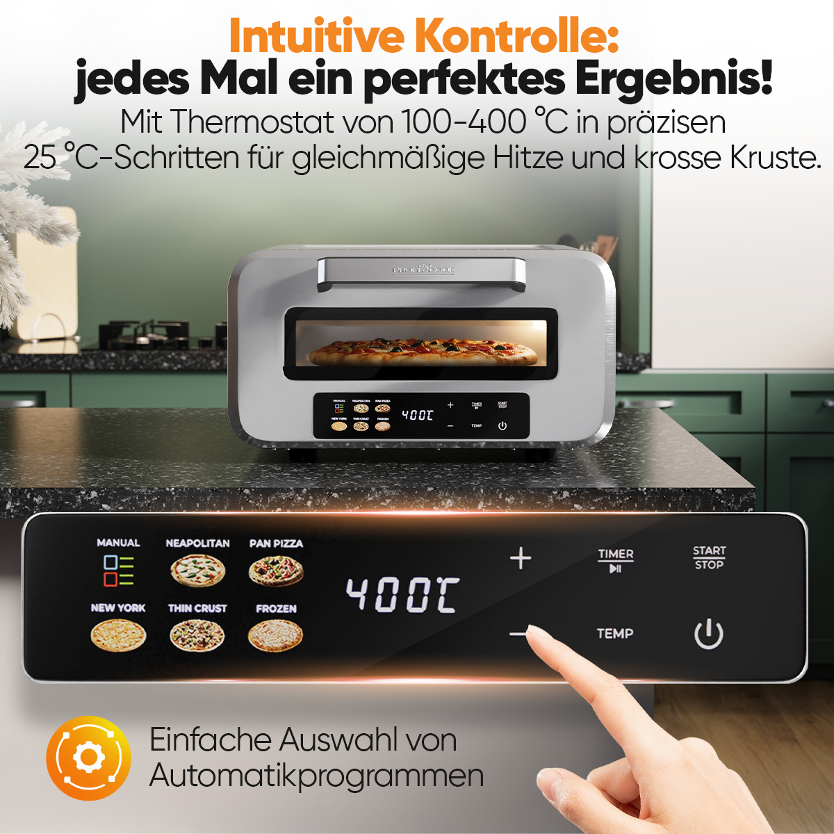 Ein moderner Pizzaofen mit digitaler Anzeige zeigt eine Pizza beim Backen. Eine Hand berührt die Temperaturregelung. Der Hintergrund ist eine Küche.