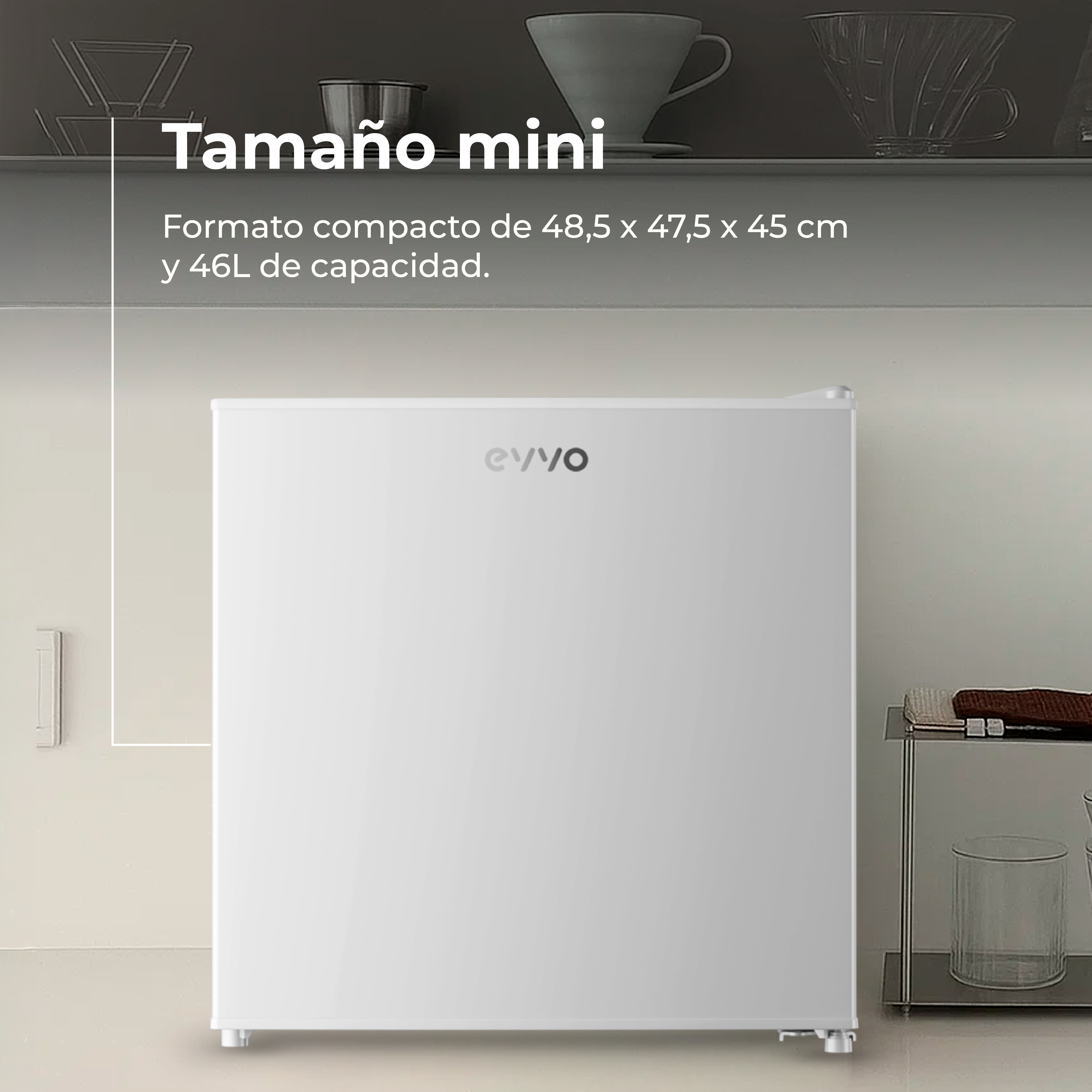 Mini nevera blanca con el logo 'eyyo'. Texto superior: 'Tamaño mini'. Compacta con capacidad de 46L.