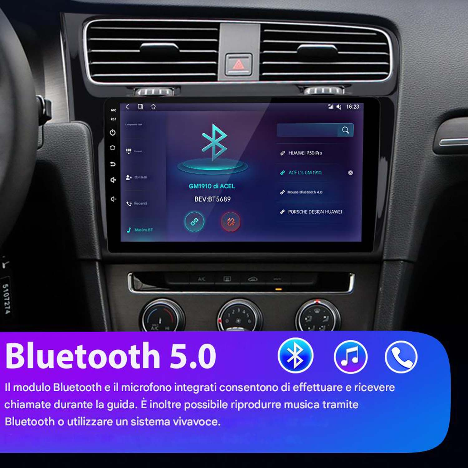 Cruscotto auto con schermo Bluetooth 5.0. Mostra opzioni di connessione e ora. Lo sfondo è l'interno dell'auto.