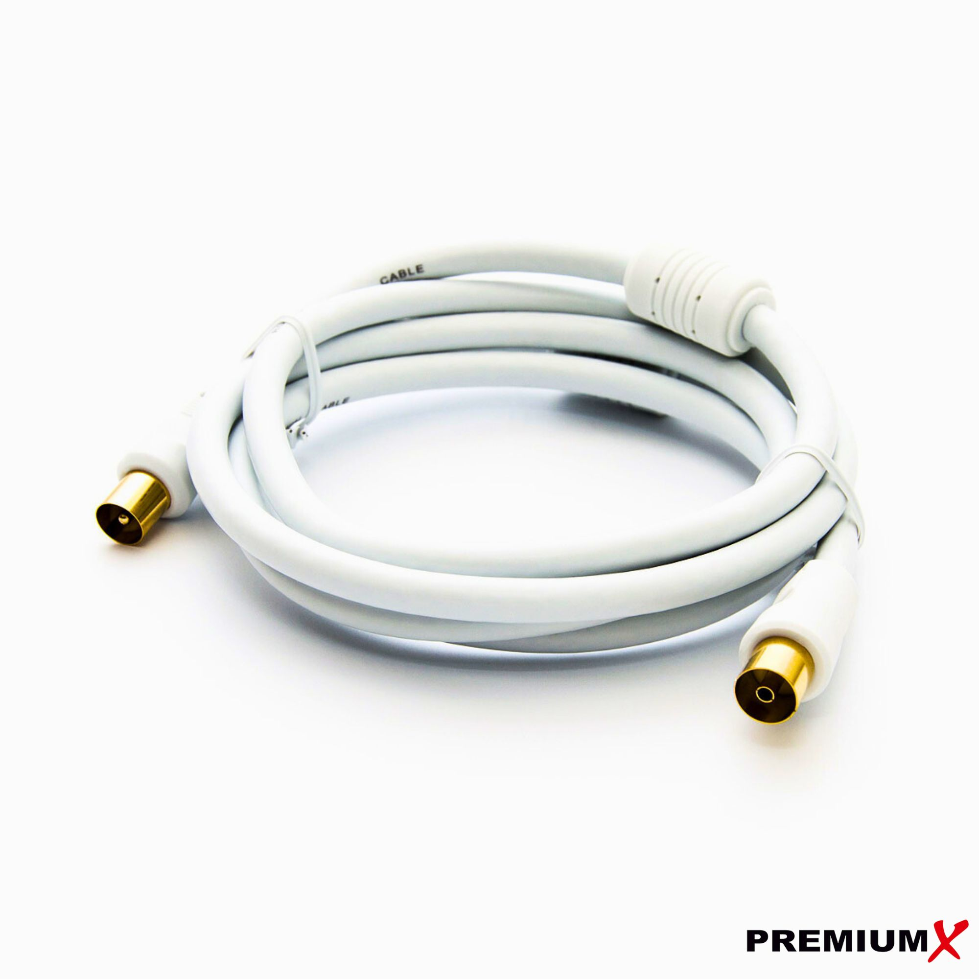 Ein weißes Koaxialkabel mit goldenen Steckern liegt auf einer weißen Oberfläche. Das Wort 'Cable' ist sichtbar.