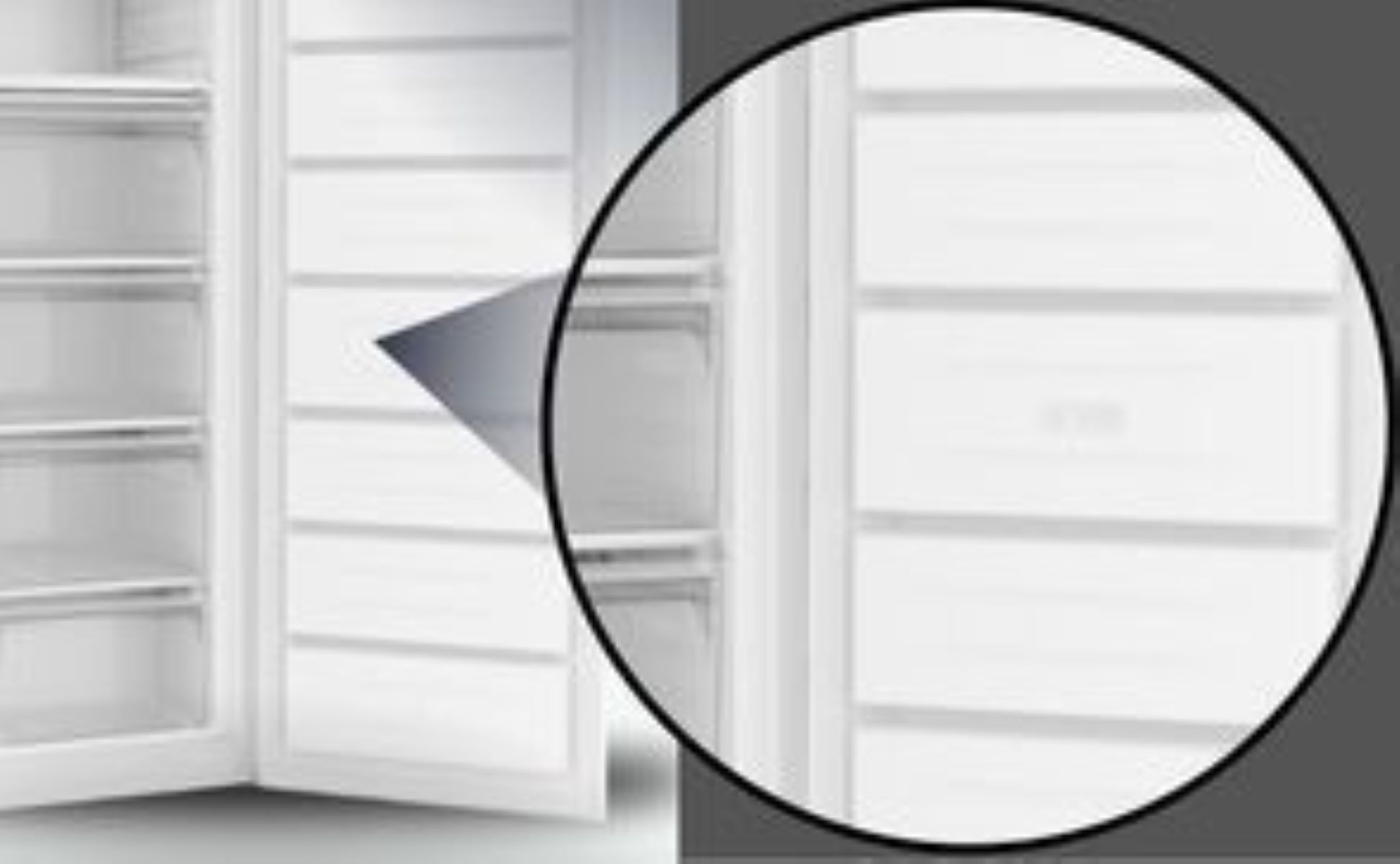 Ein weißer Kühlschrank ist geöffnet und zeigt Regale. Eine Nahaufnahme zeigt die Tür mit Schubladen.