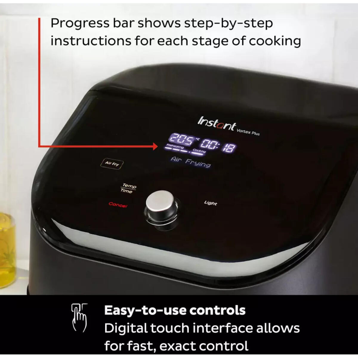 Czarna frytownica powietrzna z cyfrowym wyświetlaczem temperatury i czasu. Widoczne przyciski do smażenia, temp/czas, anuluj i światło.