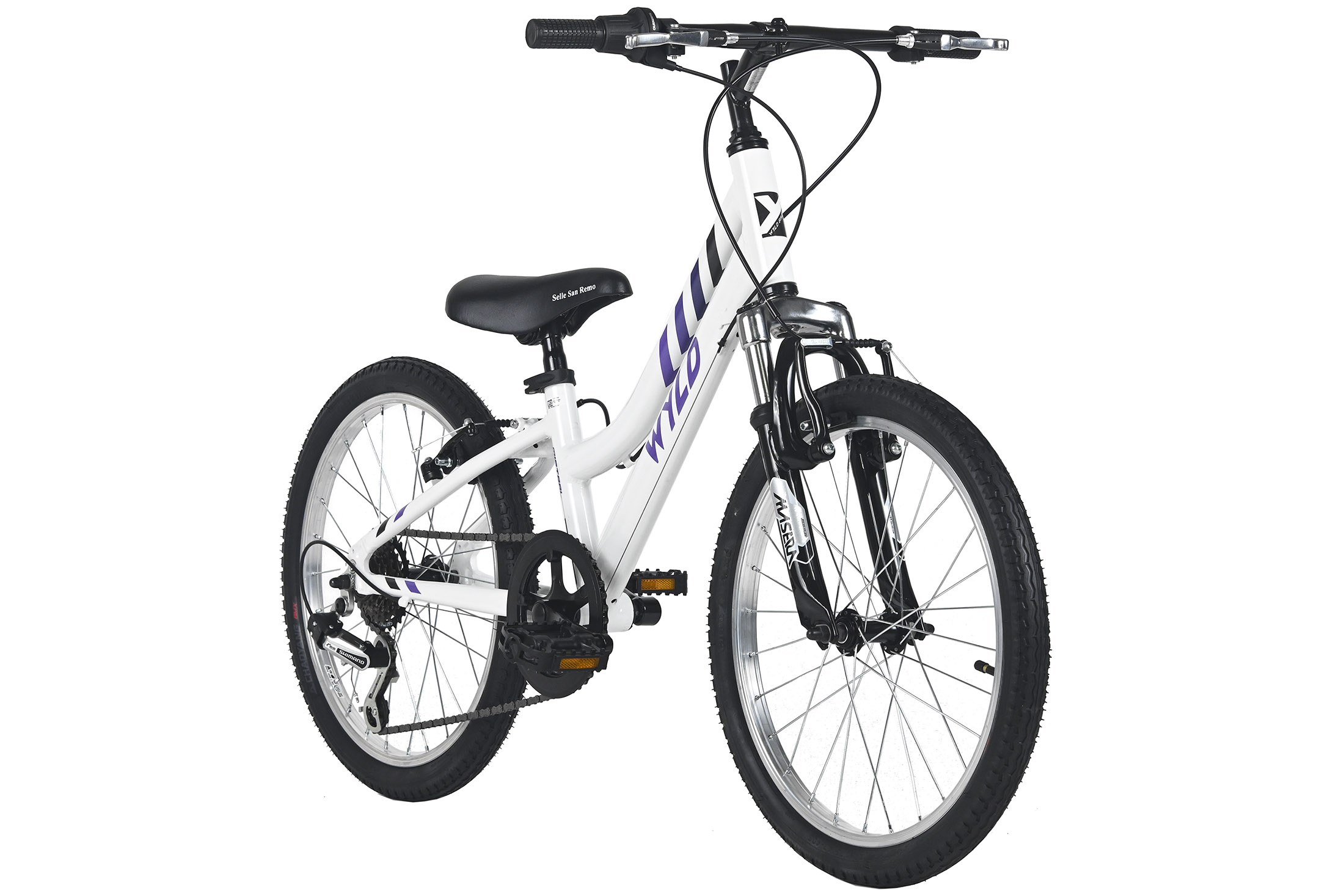 Weiß-lila Kinderfahrrad. Mit schwarzen Reifen, Sitz und Lenker. Der Rahmen hat ein stilisiertes Logo.