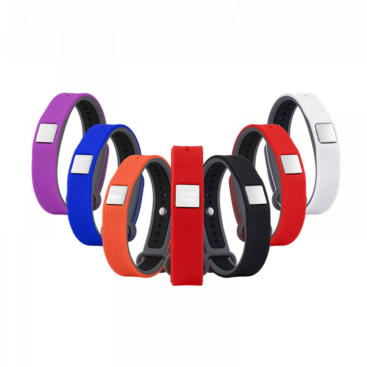 Sieben farbige Fitness-Tracker werden angezeigt. Sie umfassen lila, blaue, orange, rote, schwarze und weiße Bänder mit einem silbernen Quadrat.