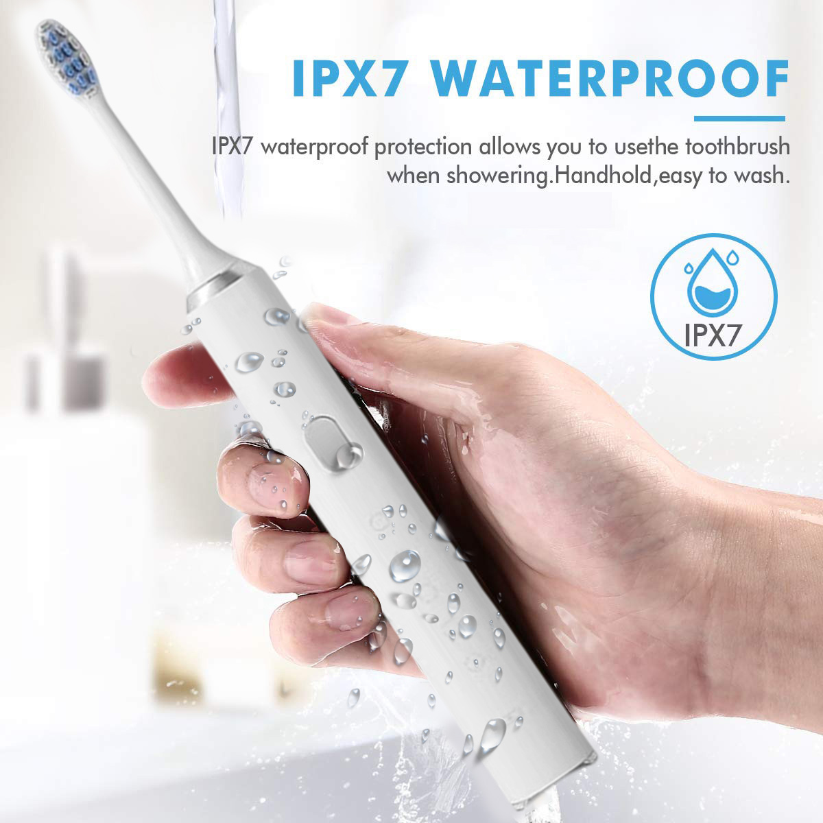 Eine Hand hält eine weiße elektrische Zahnbürste. Wassertropfen und IPX7 WATERPROOF Text sind im Bild sichtbar.