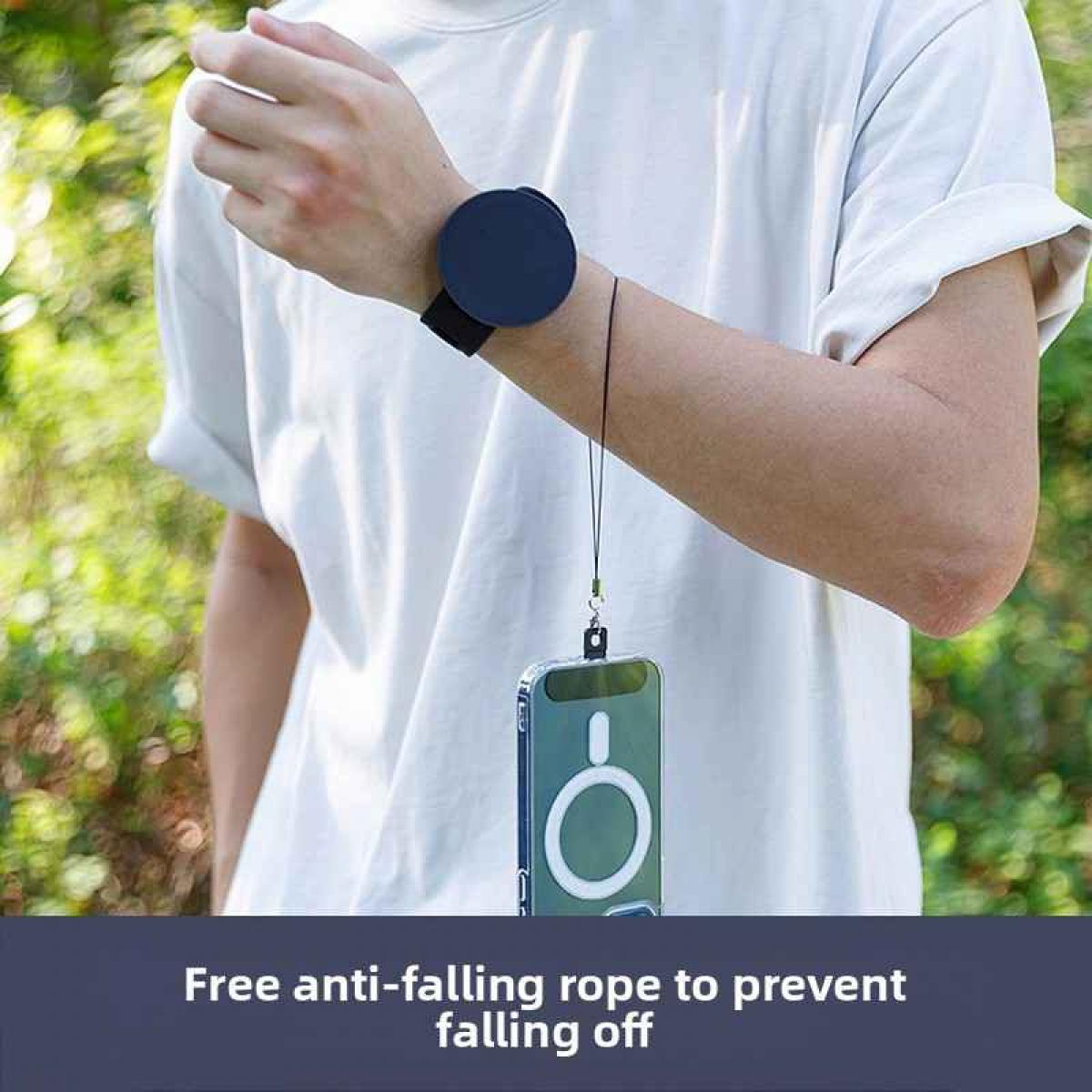 Eine Person trägt ein Armband mit einem Telefon, das an einem Lanyard befestigt ist. Das Telefon befindet sich in einer durchsichtigen Hülle.