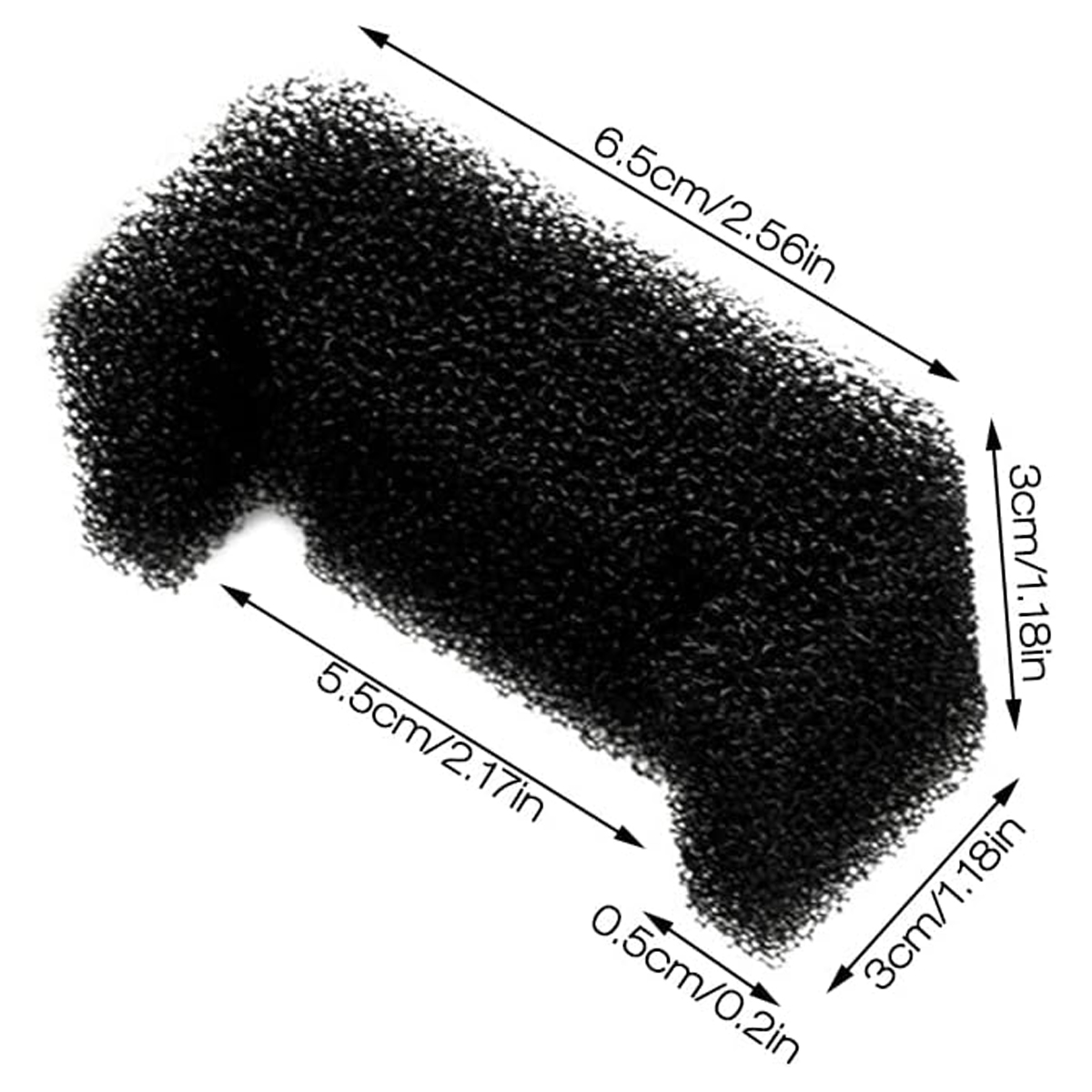 Ein schwarzer, rechteckiger Schaumstofffilter mit Maßen in cm und Zoll. Abmessungen sind 6,5 cm, 5,5 cm, 3 cm und 0,5 cm.