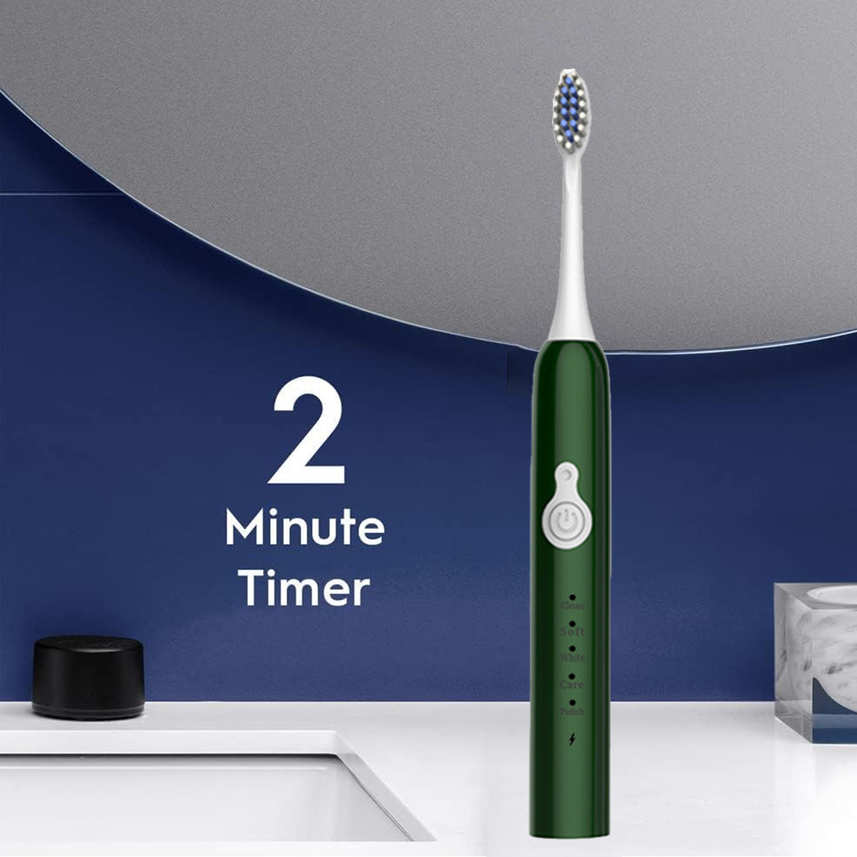 Grüne elektrische Zahnbürste mit weißem Kopf. Text '2-Minuten-Timer'. Schwarzer Behälter auf weißer Oberfläche, blauer Hintergrund.