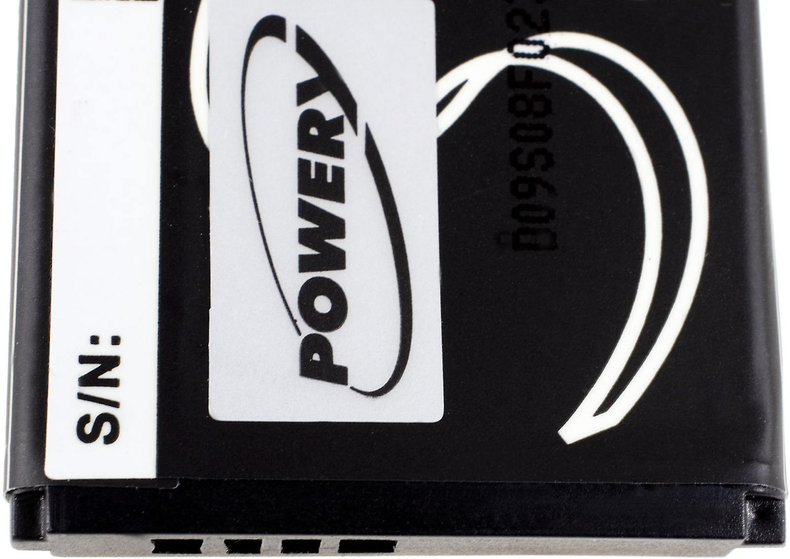 Batería negra con etiqueta blanca que dice 'POWERY'. Líneas curvas blancas a la derecha, número de serie 'S/N:' a la izquierda.
