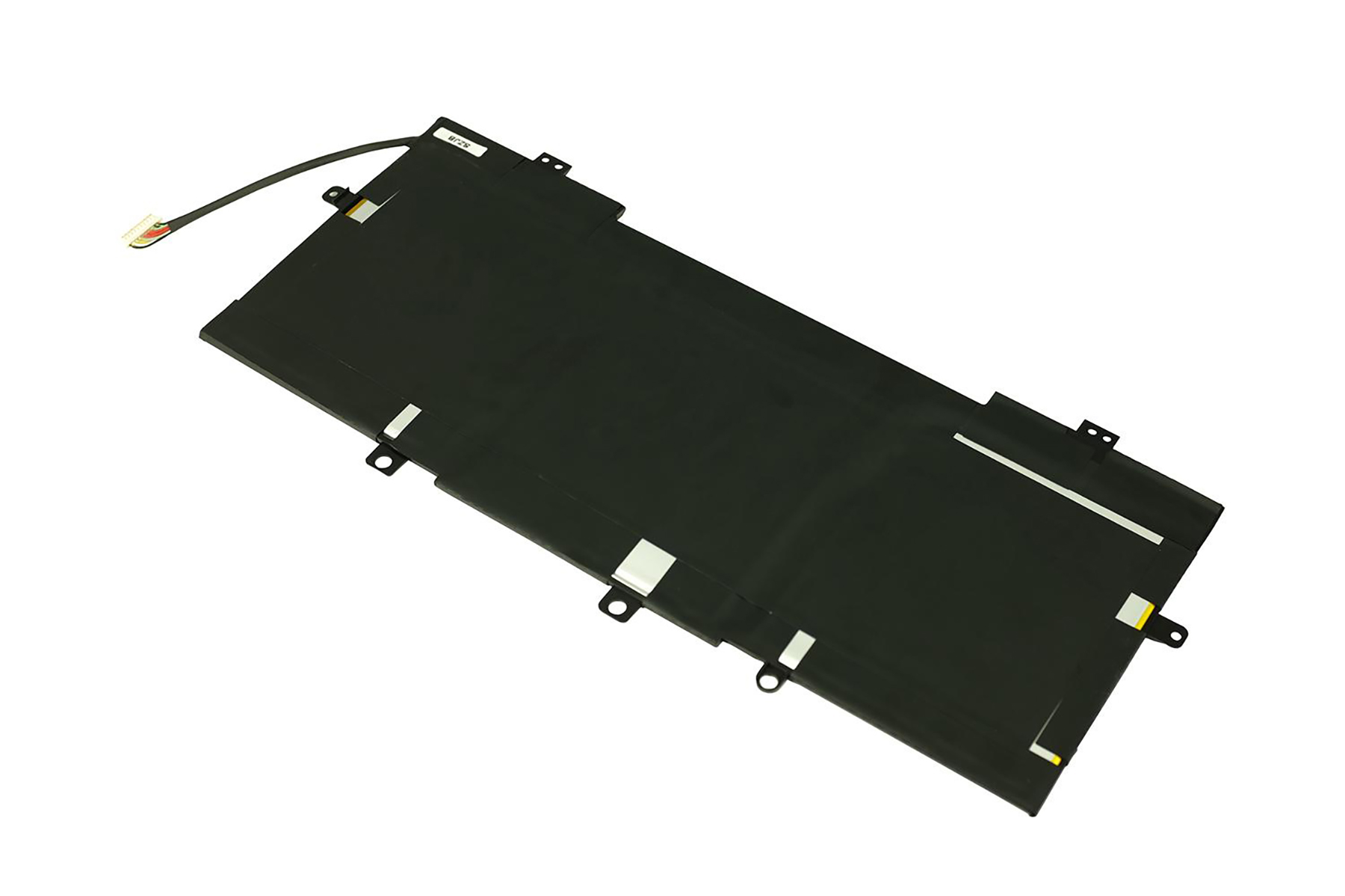 Una batteria per laptop nera rettangolare con un'etichetta bianca, un filo nero con un connettore e sfondo bianco.