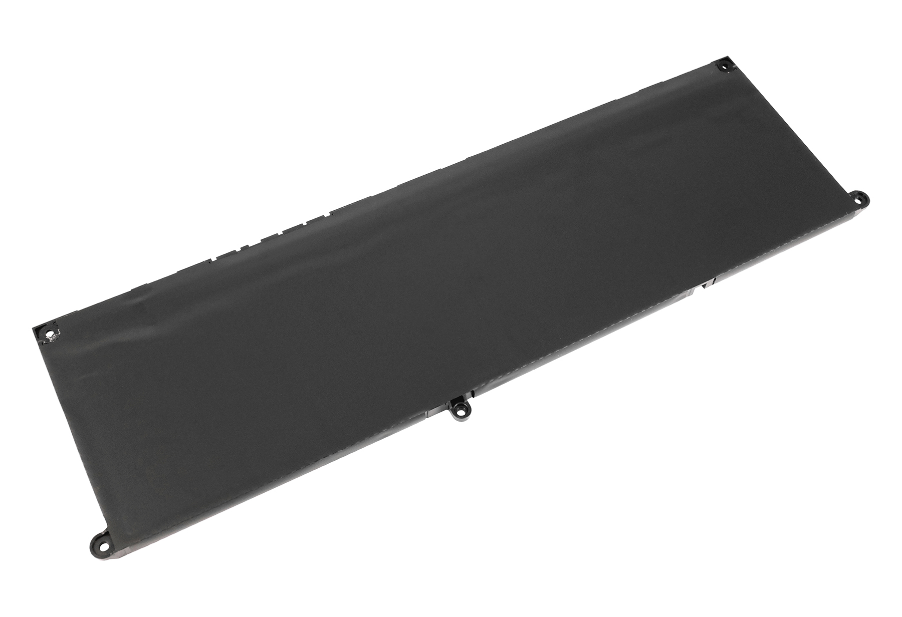Batteria per laptop nera e rettangolare su sfondo bianco. Ha fori di montaggio e una superficie strutturata.