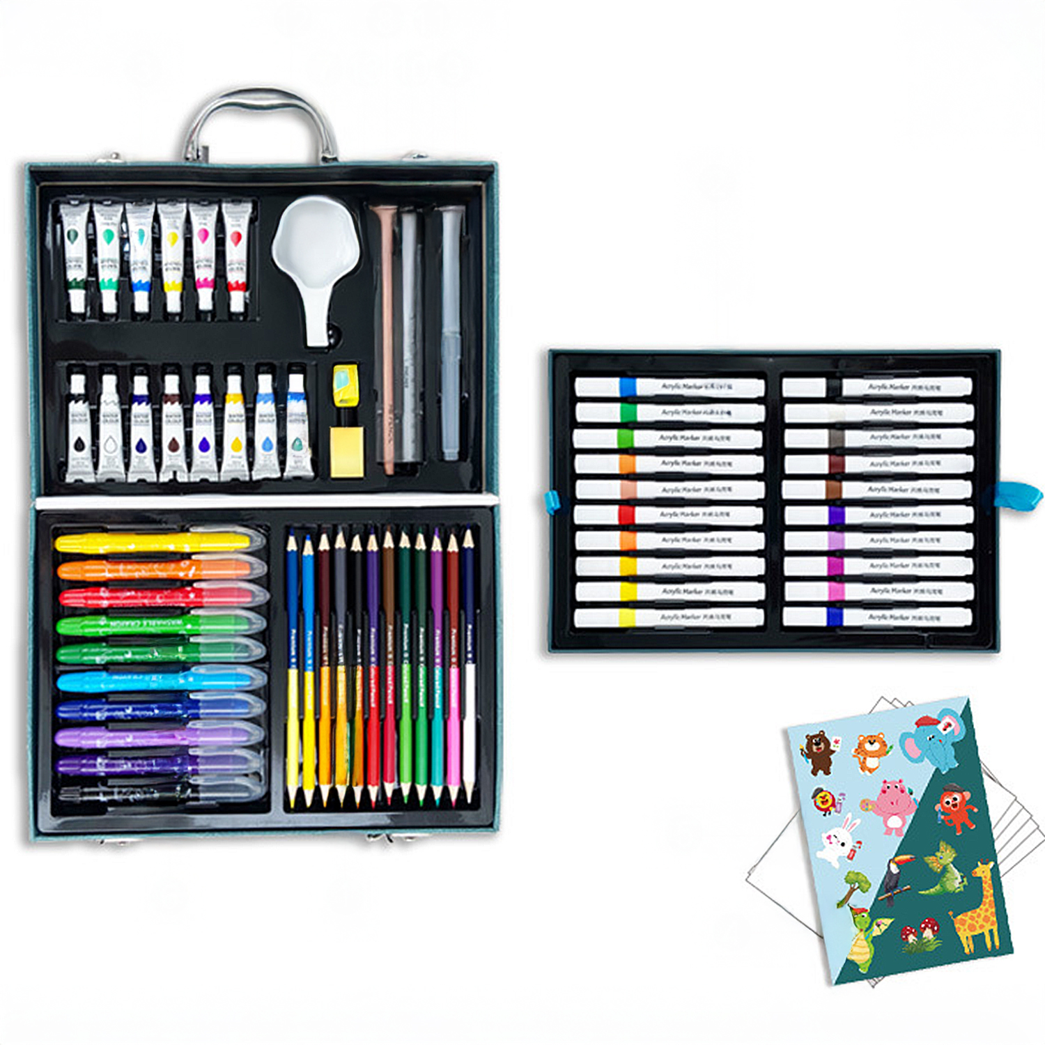 Un kit artistico aperto con vernici, pennarelli, matite, una tavolozza e un foglio di adesivi con animali. Il kit è su sfondo bianco.