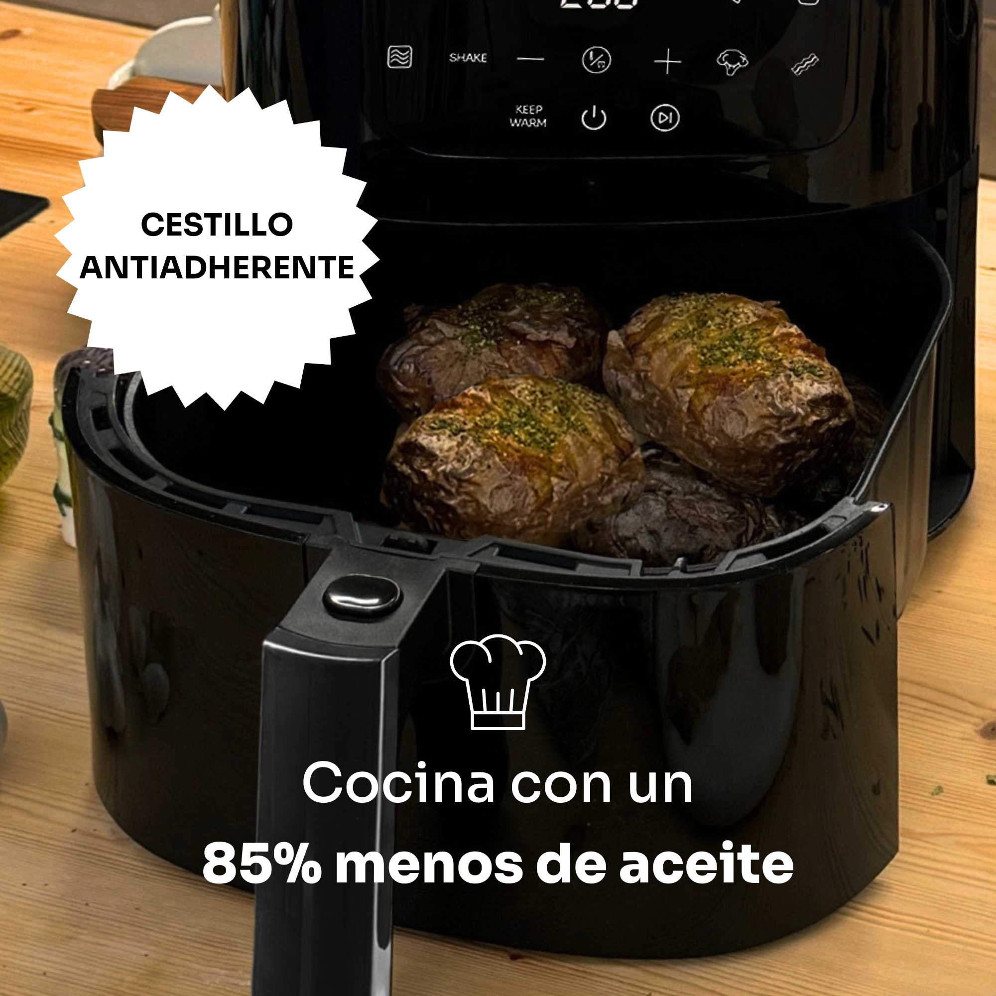 Una freidora de aire con comida cocinada dentro. El texto dice 'Cocina con un 85% menos de aceite'.