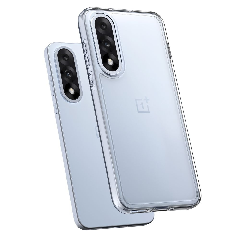 Deux coques de téléphone transparentes avec un ensemble de caméras. L'une est devant, l'autre derrière. Le logo OnePlus est visible.