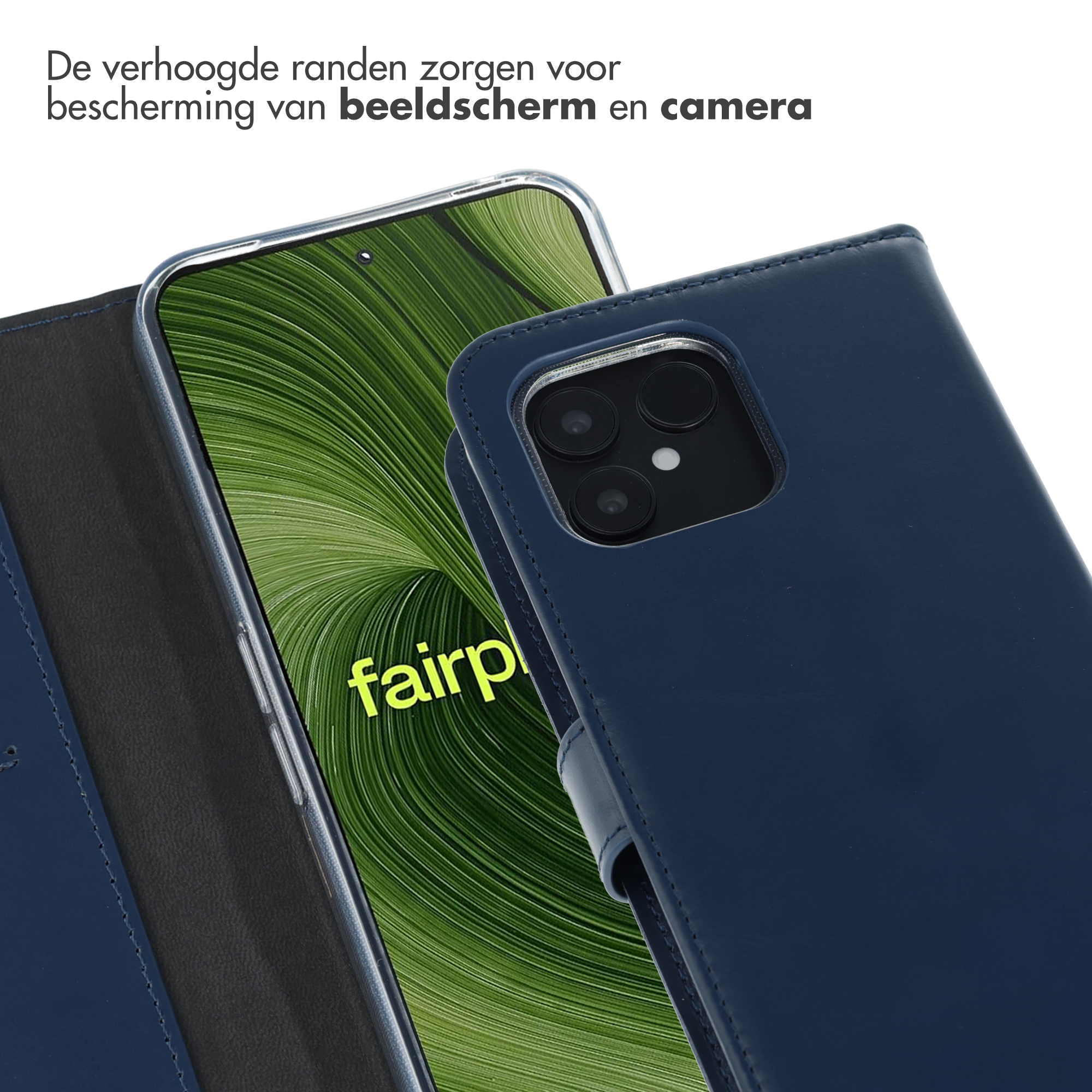 Een telefoon in een blauwe hoes wordt getoond, met een groene achtergrond op het scherm. De hoes beschermt het scherm en de camera.