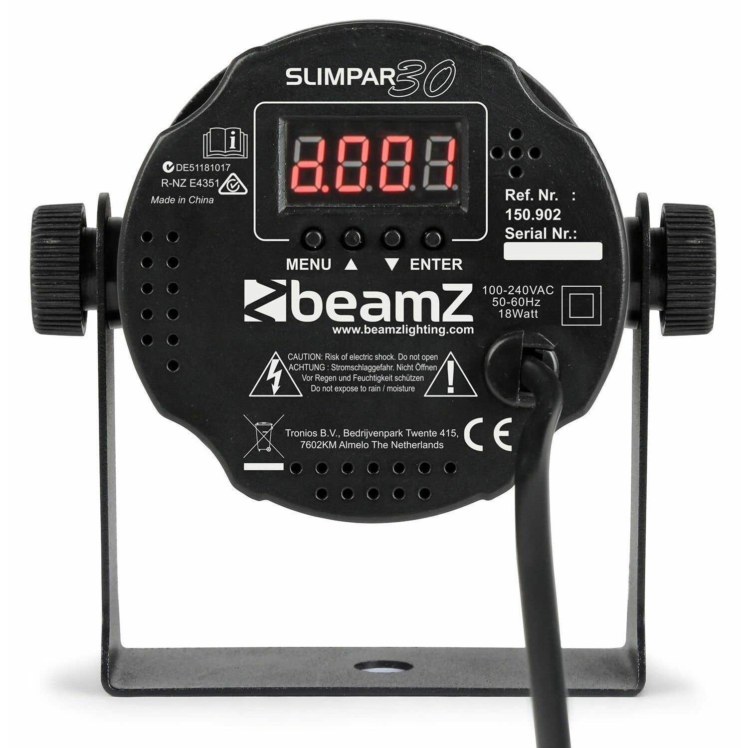 Luz de escenario negra Slimpar 30 con pantalla digital que muestra 8.8.8.8. Los botones incluyen menú, arriba y enter.