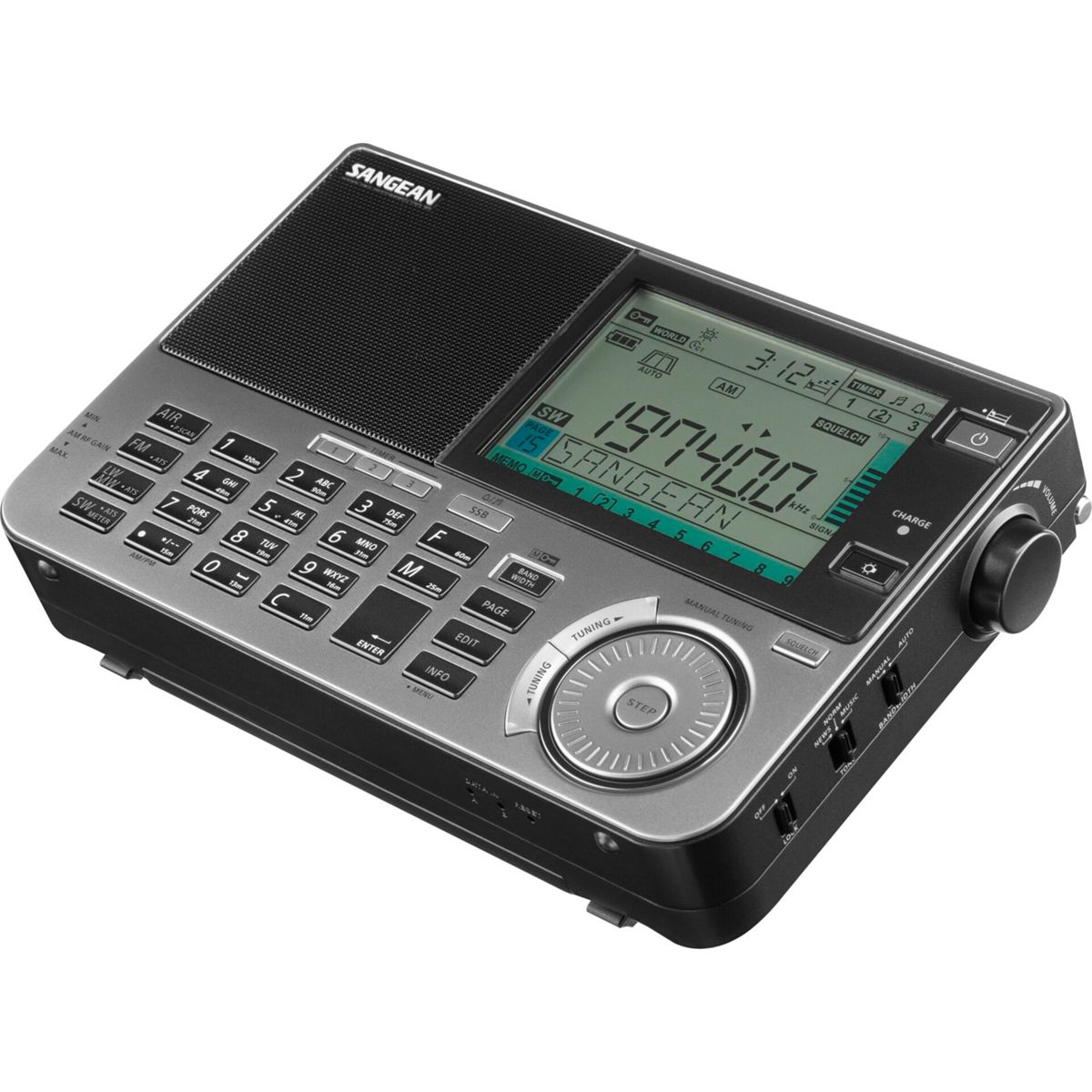 Radio Sangean z cyfrowym wyświetlaczem pokazującym częstotliwość i czas oraz przyciskami.