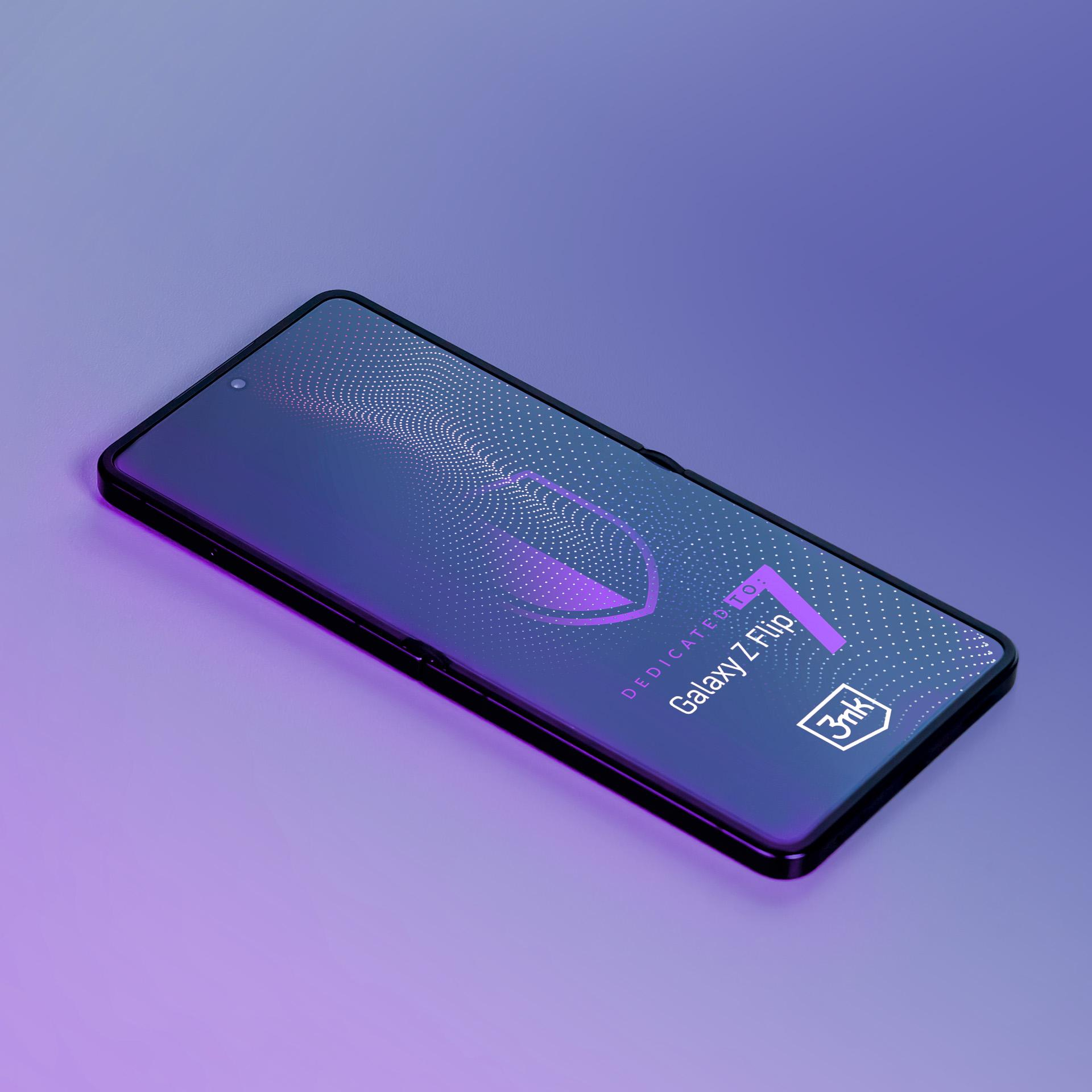 Uno smartphone su una superficie viola. Lo schermo mostra un design, con testo: Dedicated to Galaxy Z Flip.