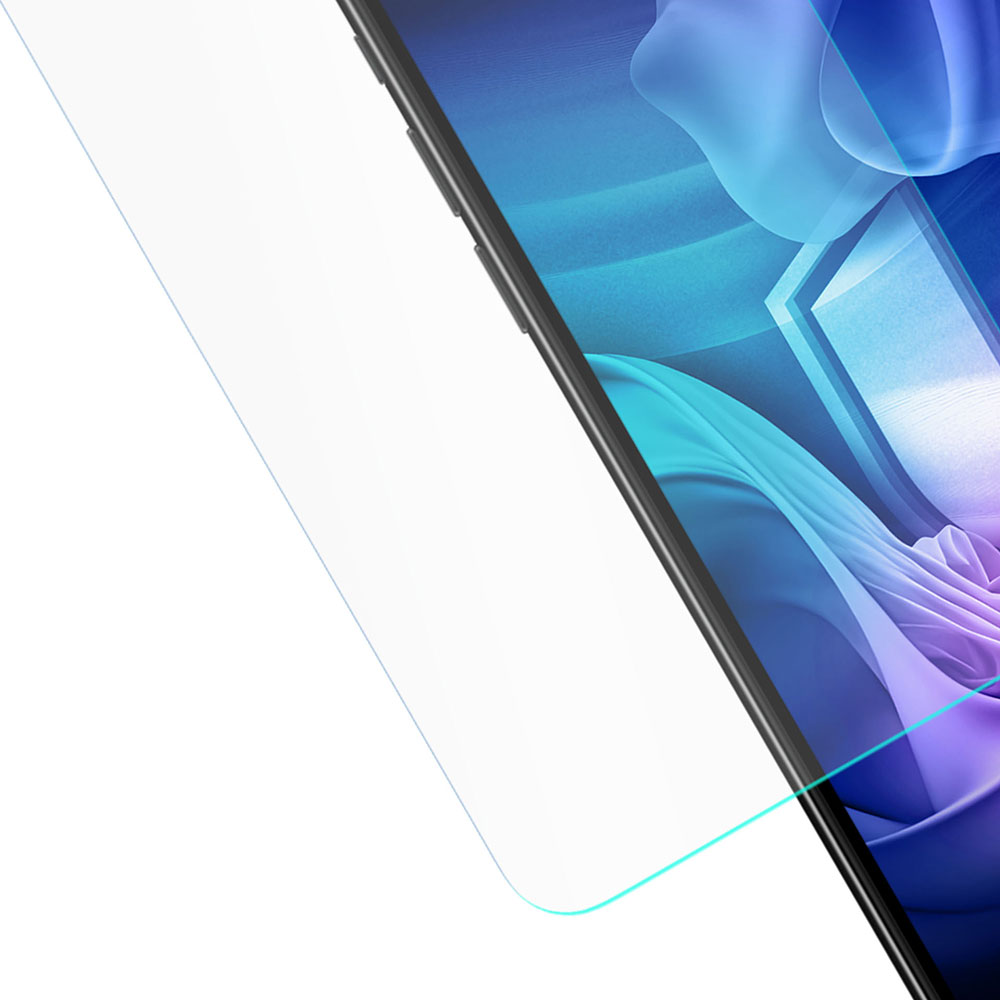 Uno schermo di tablet con una protezione. Lo schermo mostra un design astratto blu e viola. La protezione è trasparente.